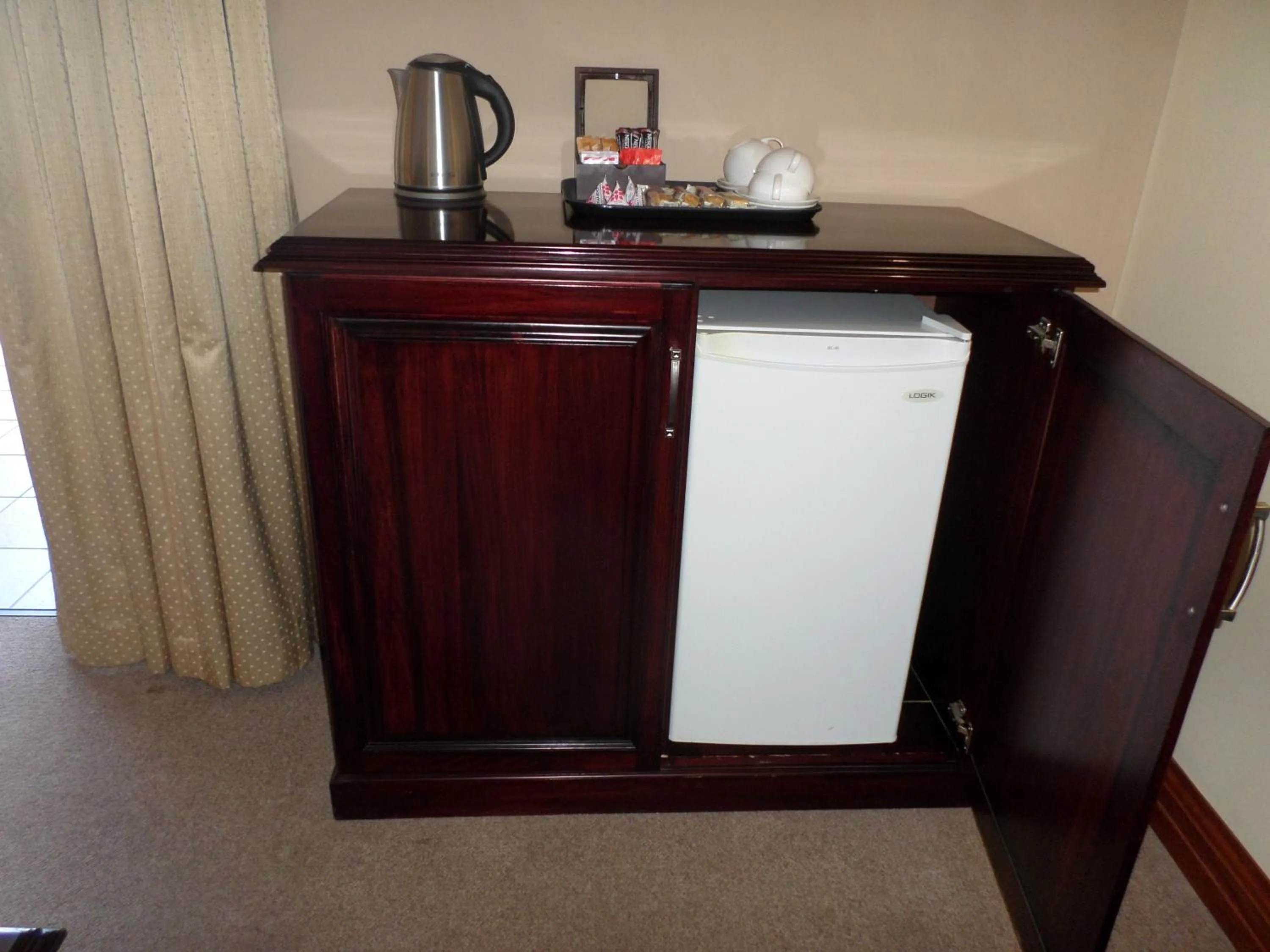Coffee/tea facilities in The Links Guest House