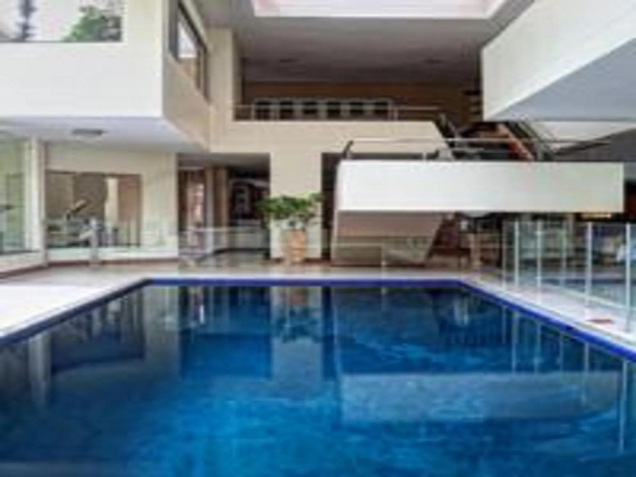 Swimming pool in The Links Guest House