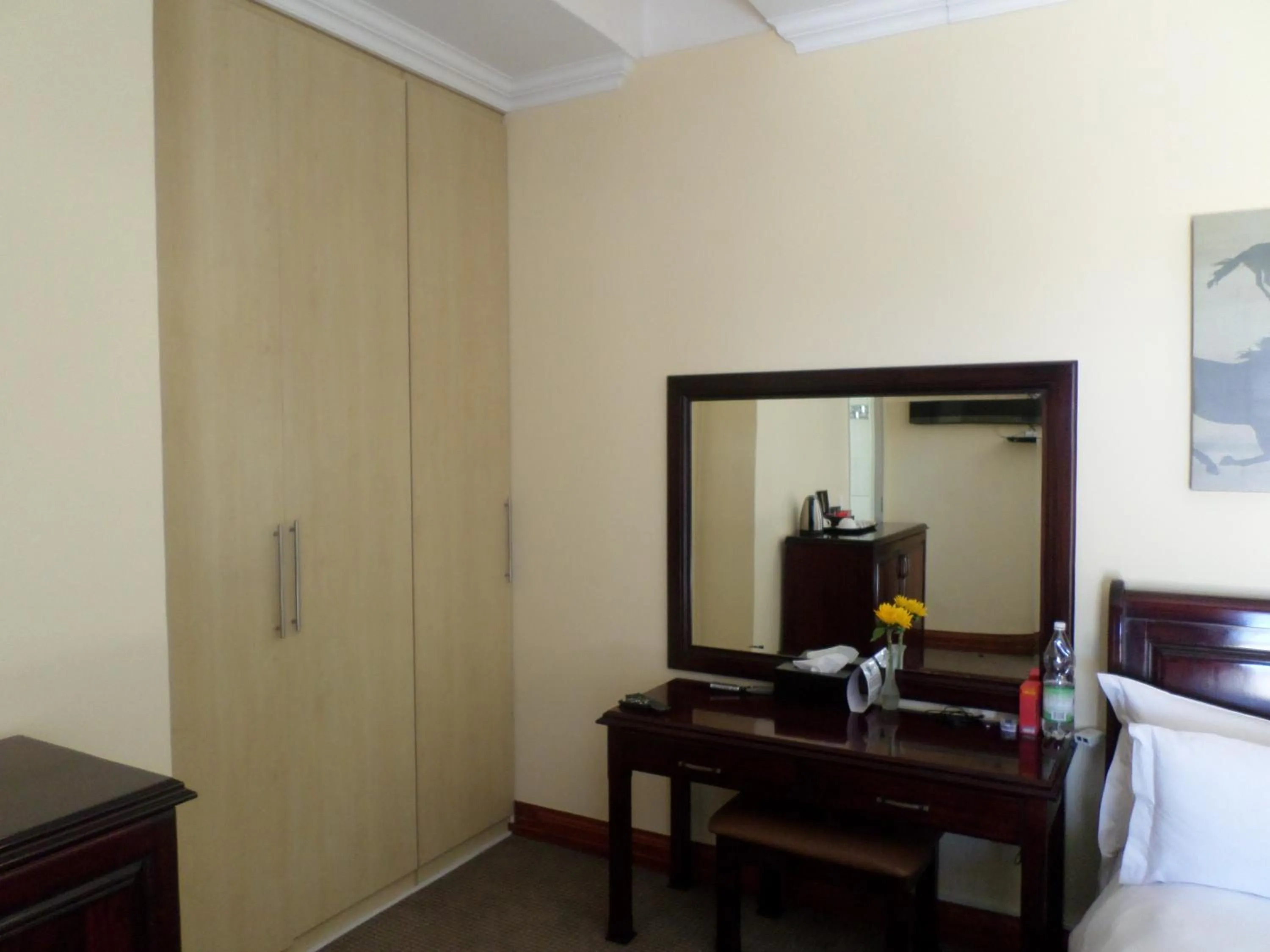 Bedroom, Bed in The Links Guest House