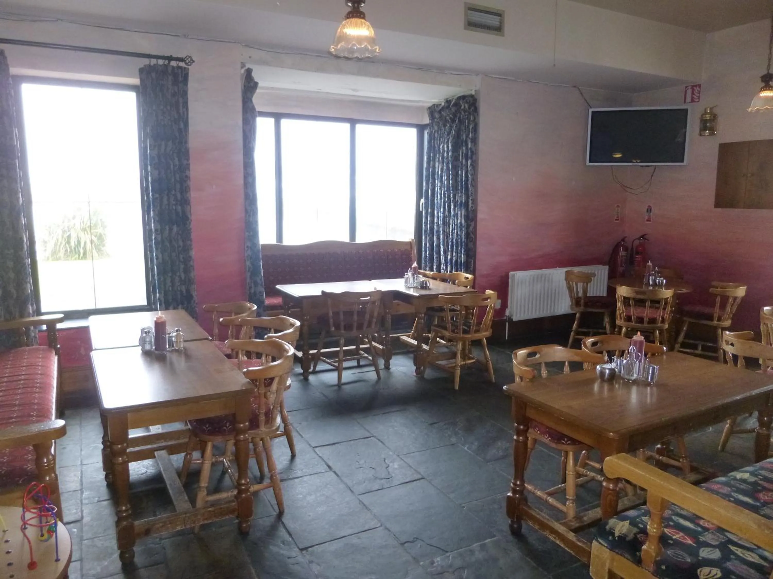 Restaurant/places to eat in Óstán Oileán Acla