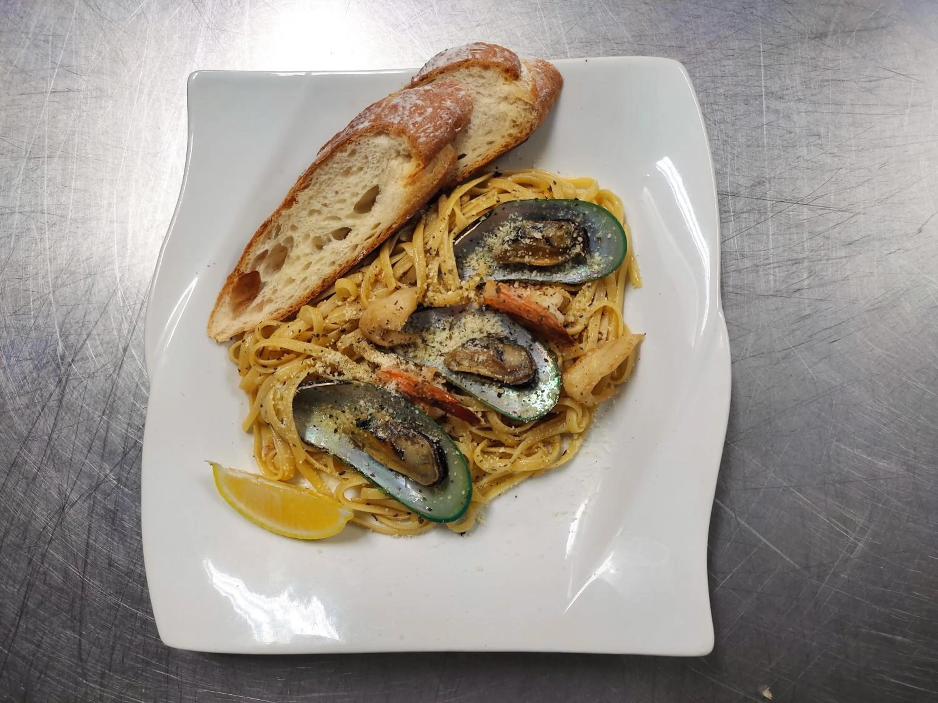 Restaurant/places to eat in Villa Isabel Hotel