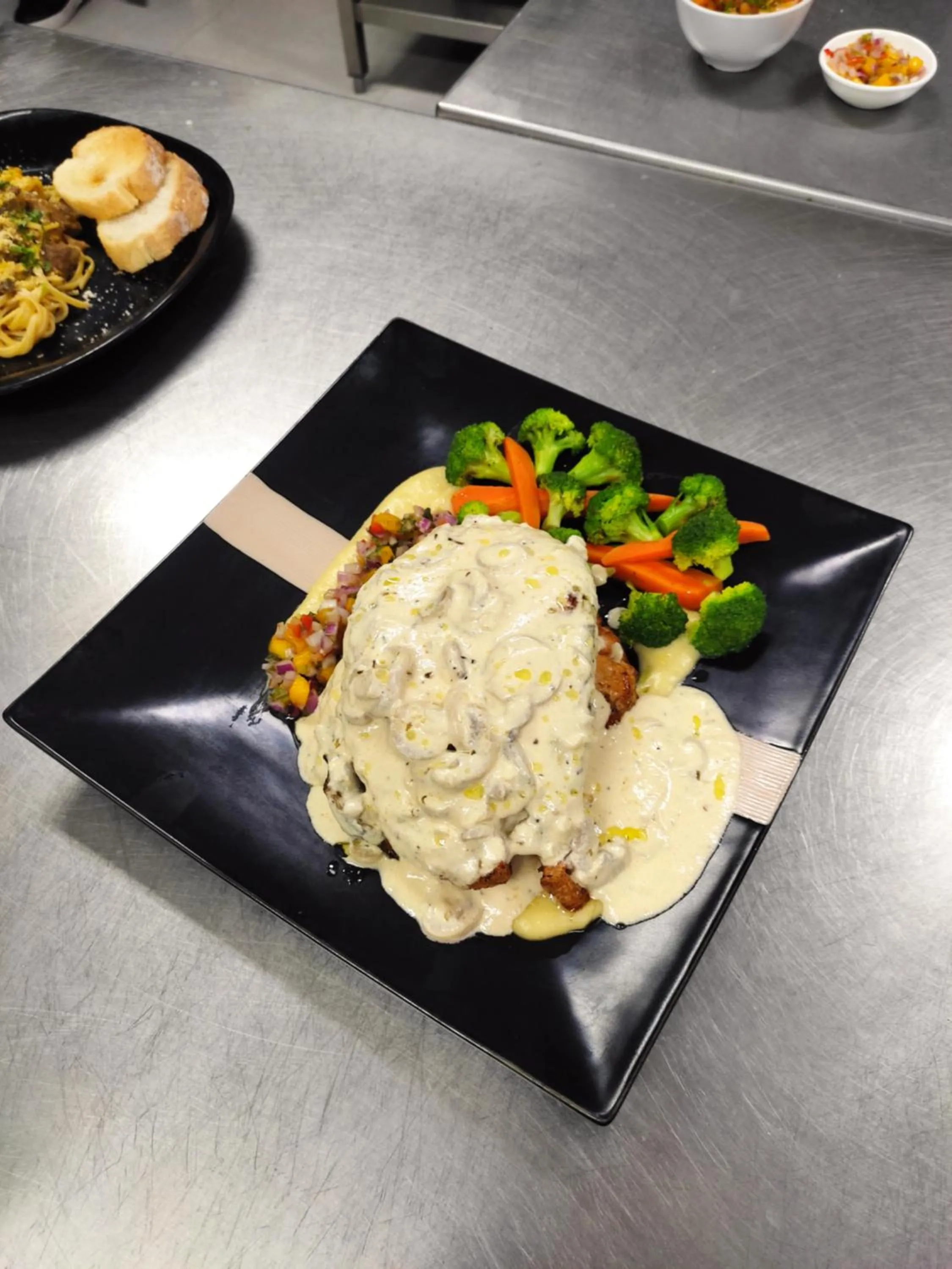 Restaurant/places to eat in Villa Isabel Hotel