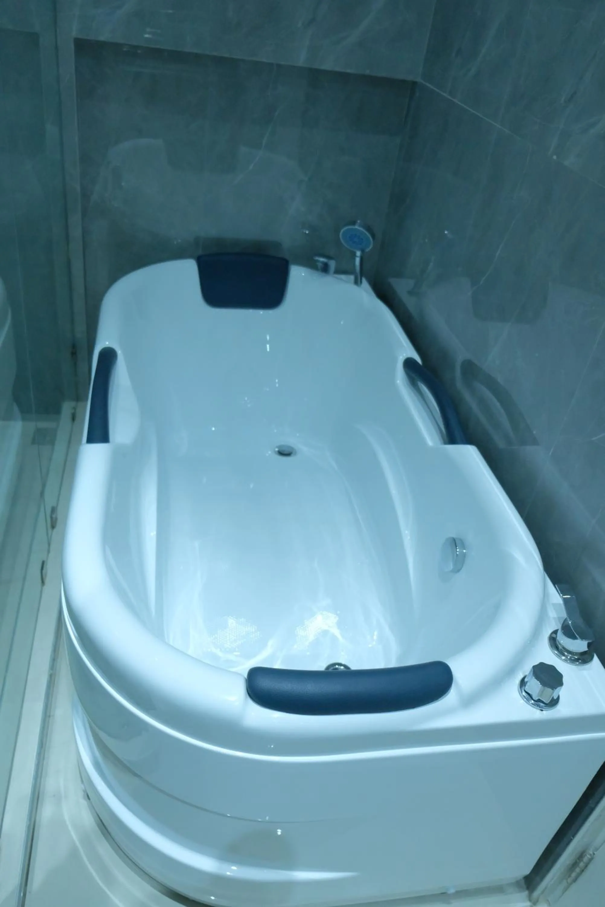 Bath in Villa Isabel Hotel