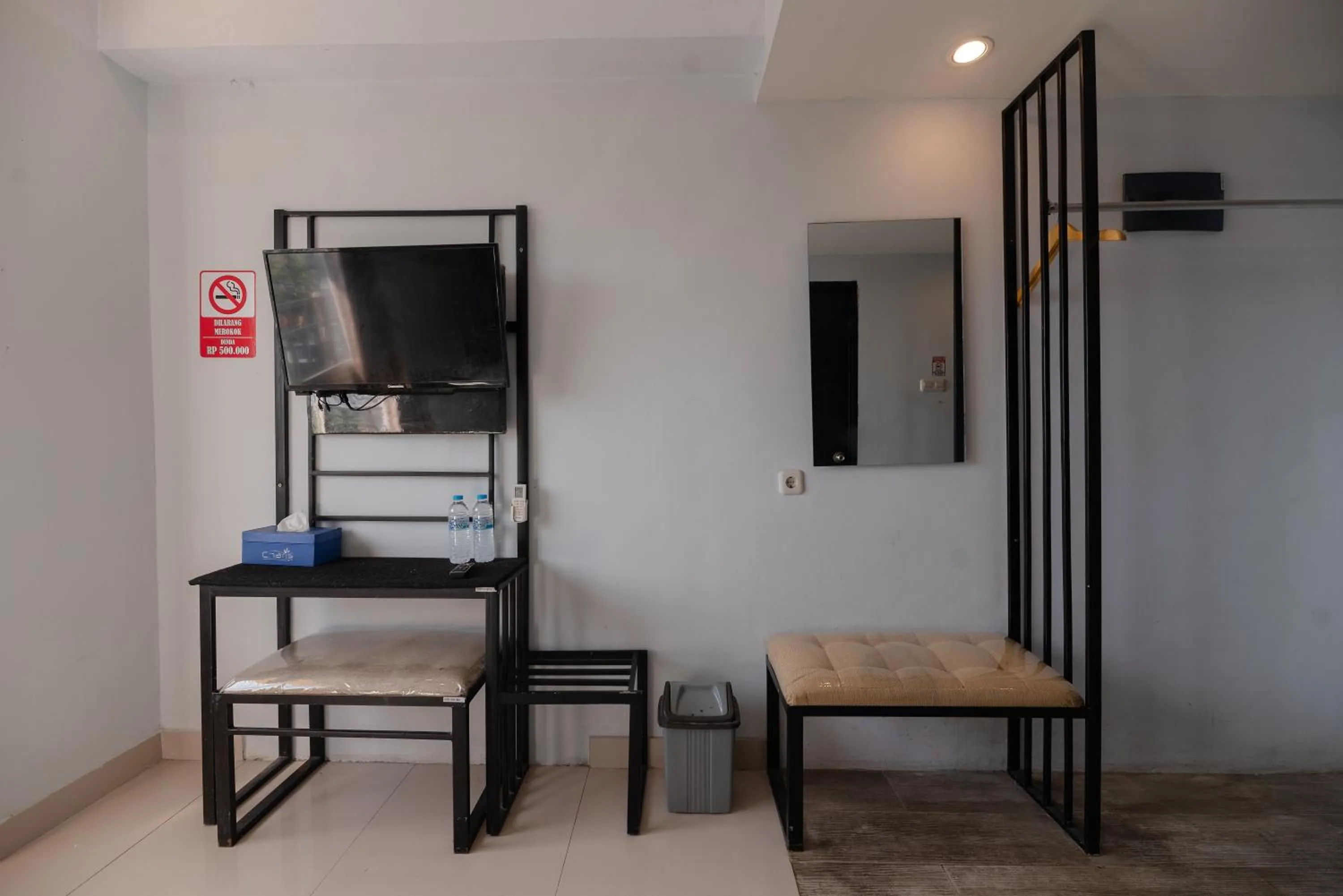 De La Charis Hotel by Waringin Hospitality