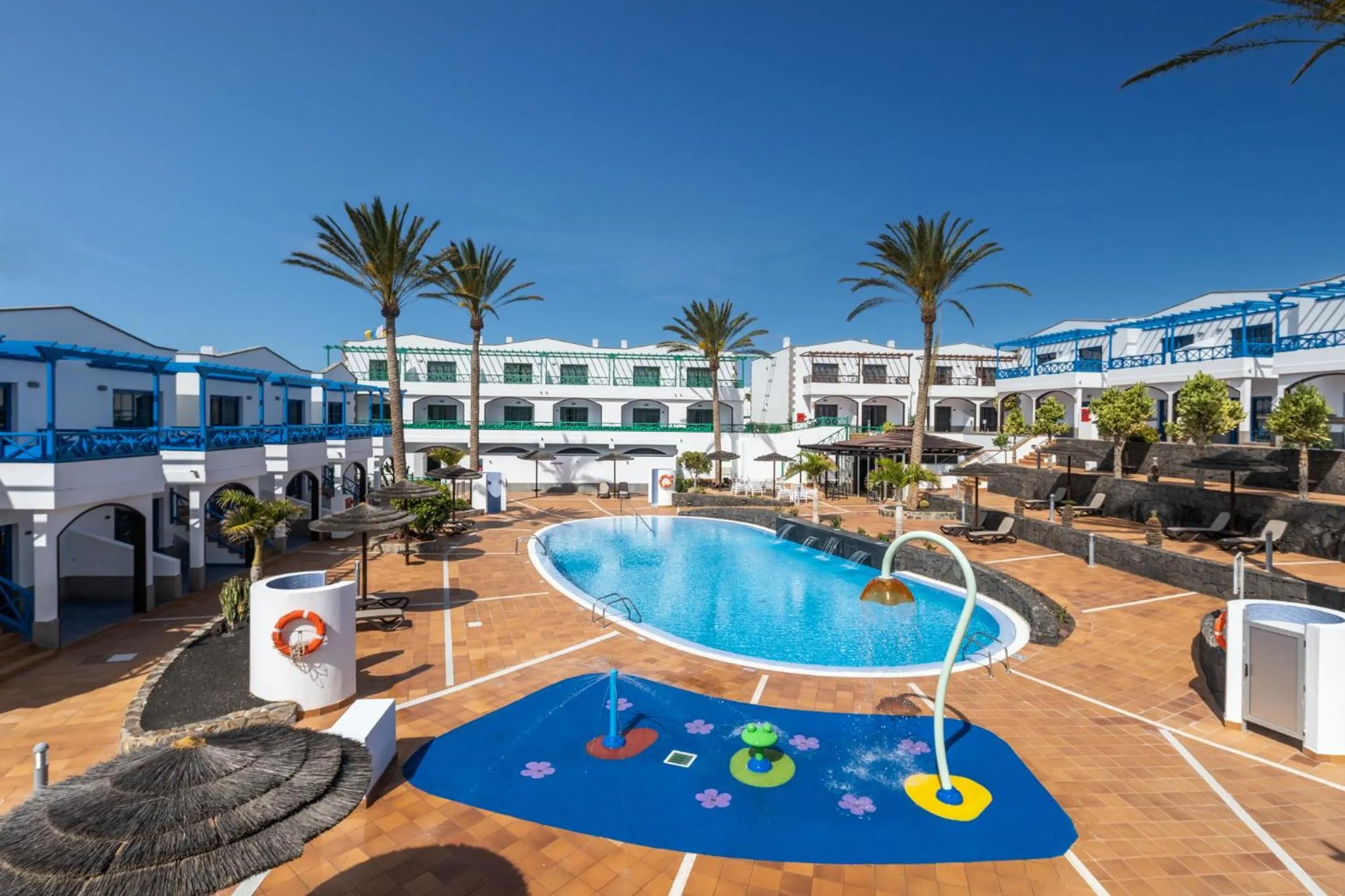 Pool view in Hotel Mirador Papagayo by LIVVO