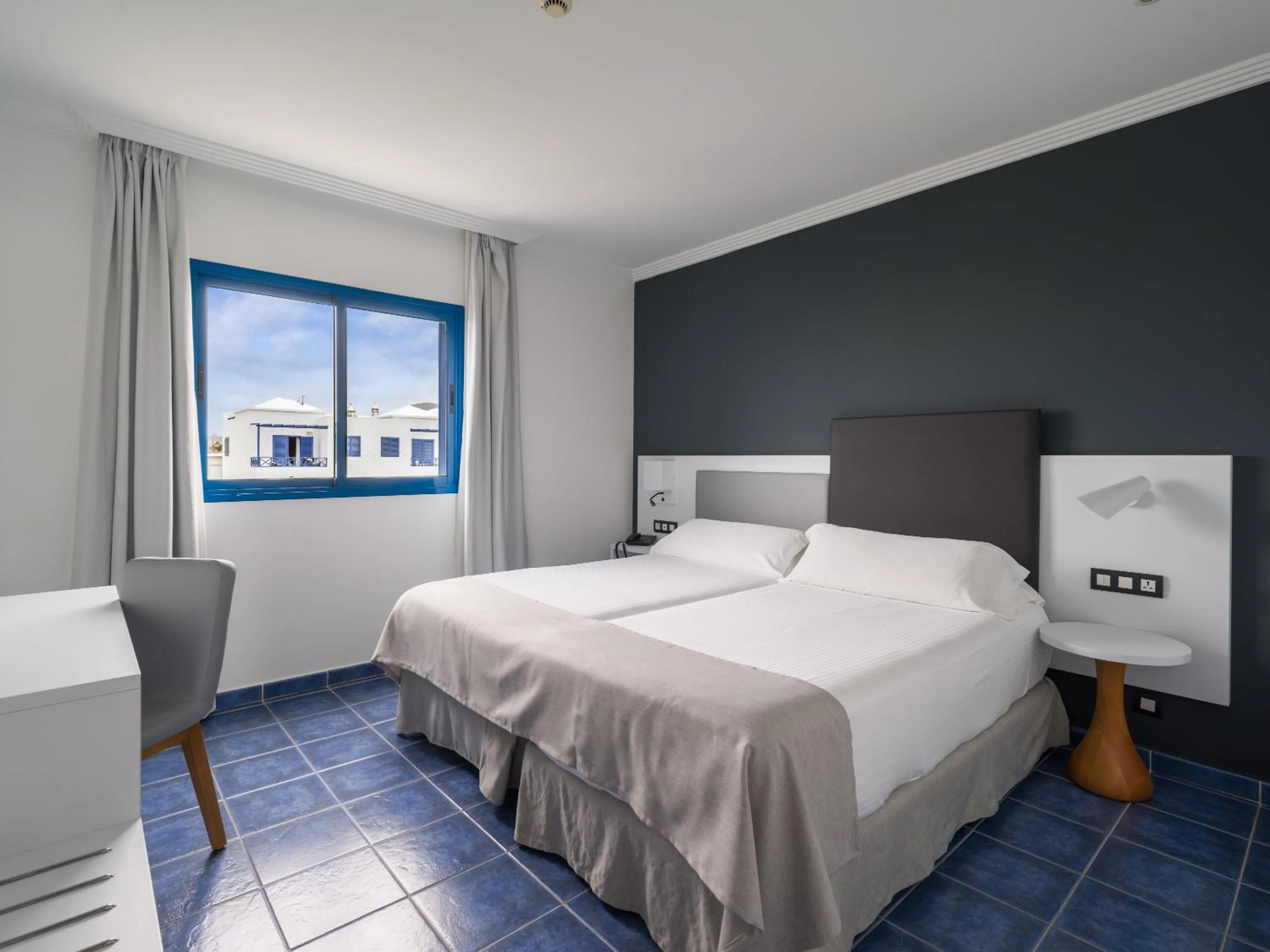 Bed in Hotel Mirador Papagayo by LIVVO