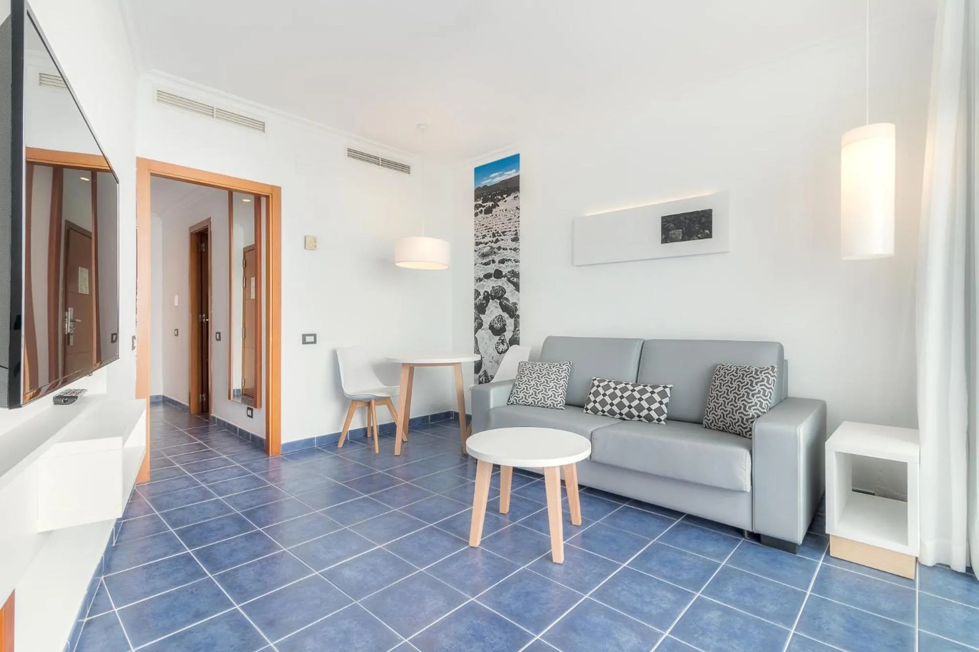 Living room in Hotel Mirador Papagayo by LIVVO