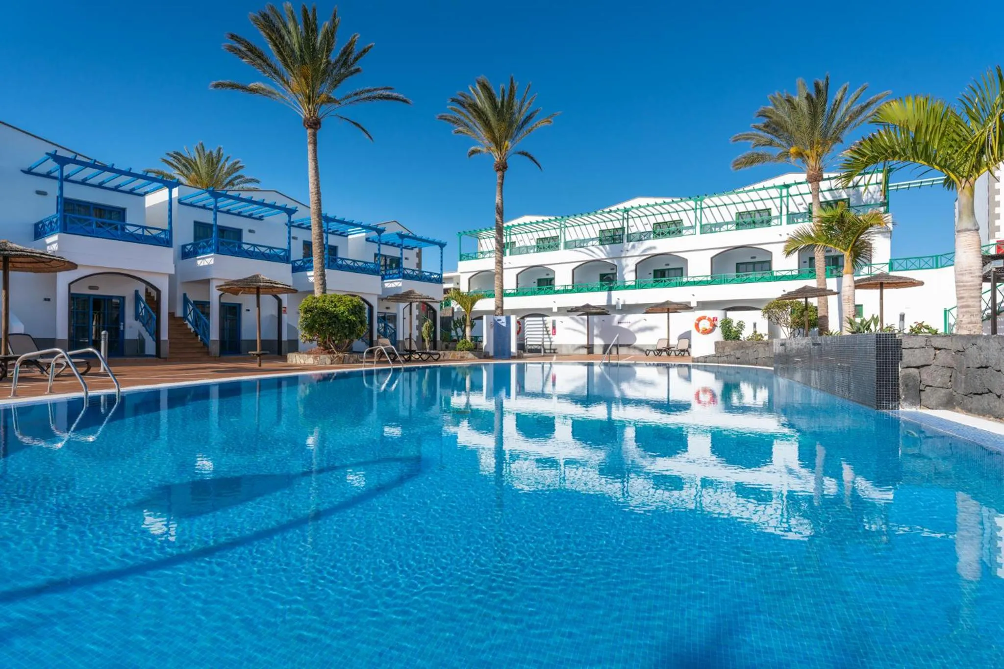 Swimming pool in Hotel Mirador Papagayo by LIVVO