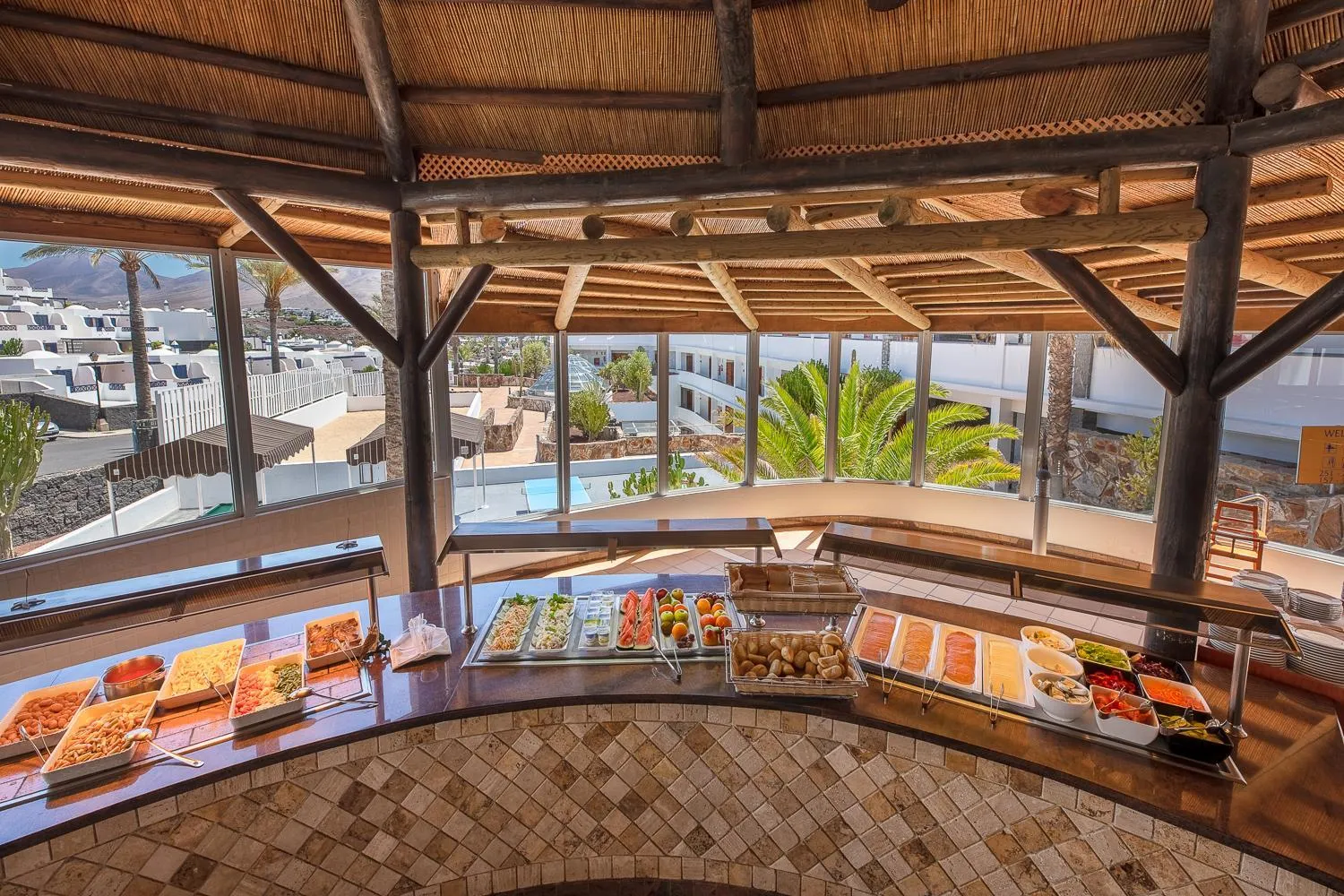 Restaurant/places to eat in Hotel Mirador Papagayo by LIVVO