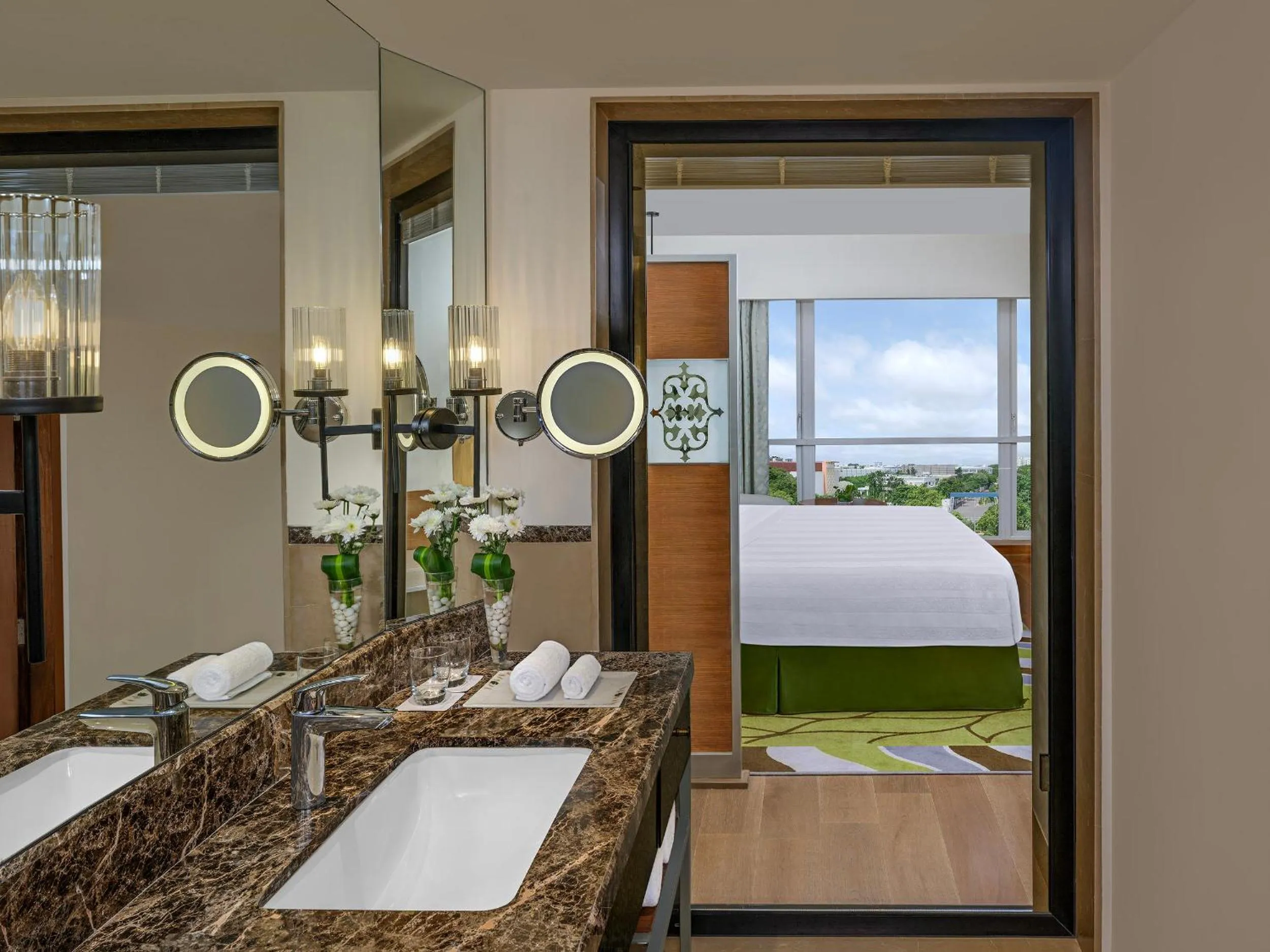 Bathroom, Bed in ITC Kakatiya, a Luxury Collection Hotel, Hyderabad