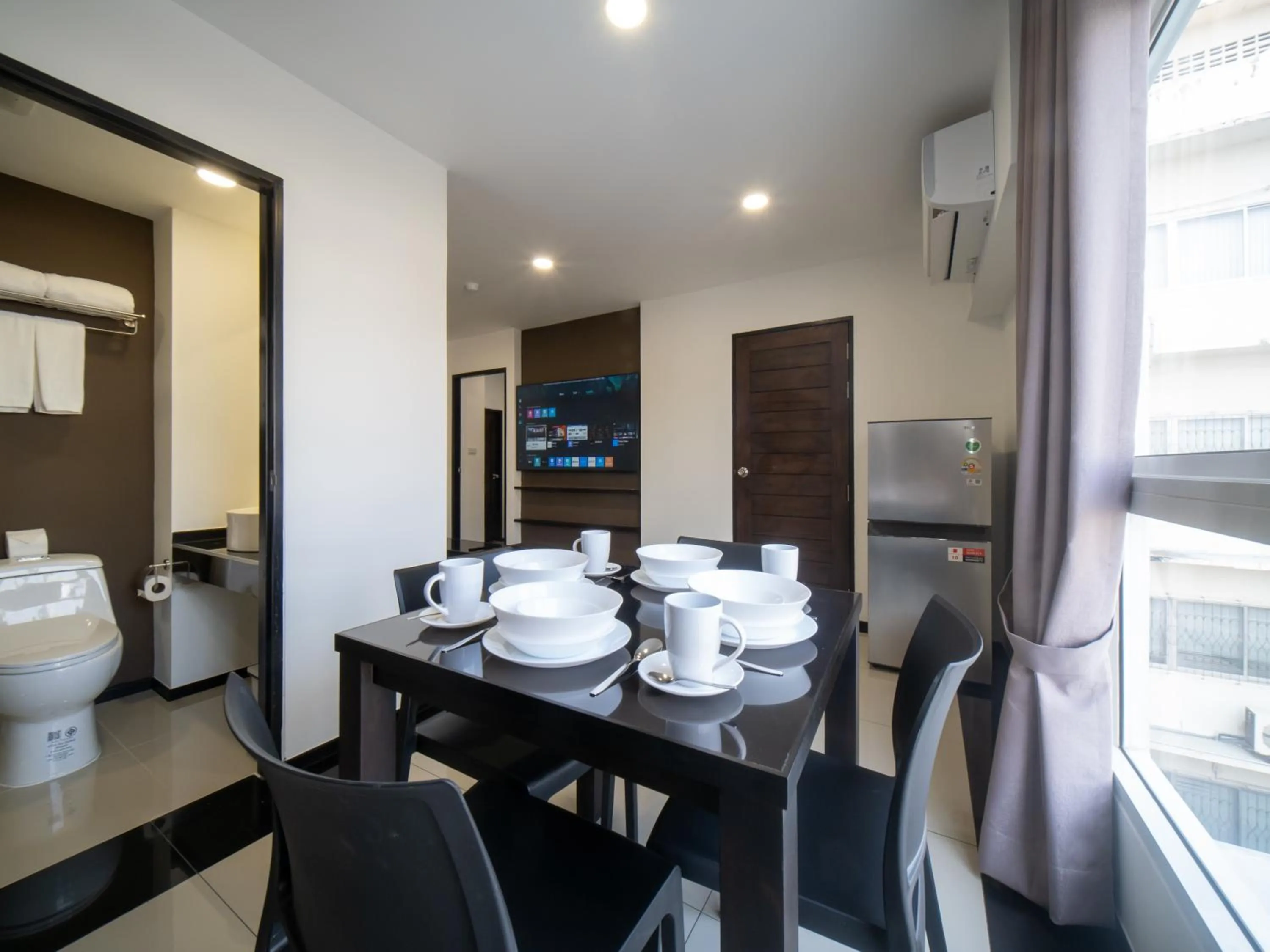 Dining area in Samutprakarn Hotel