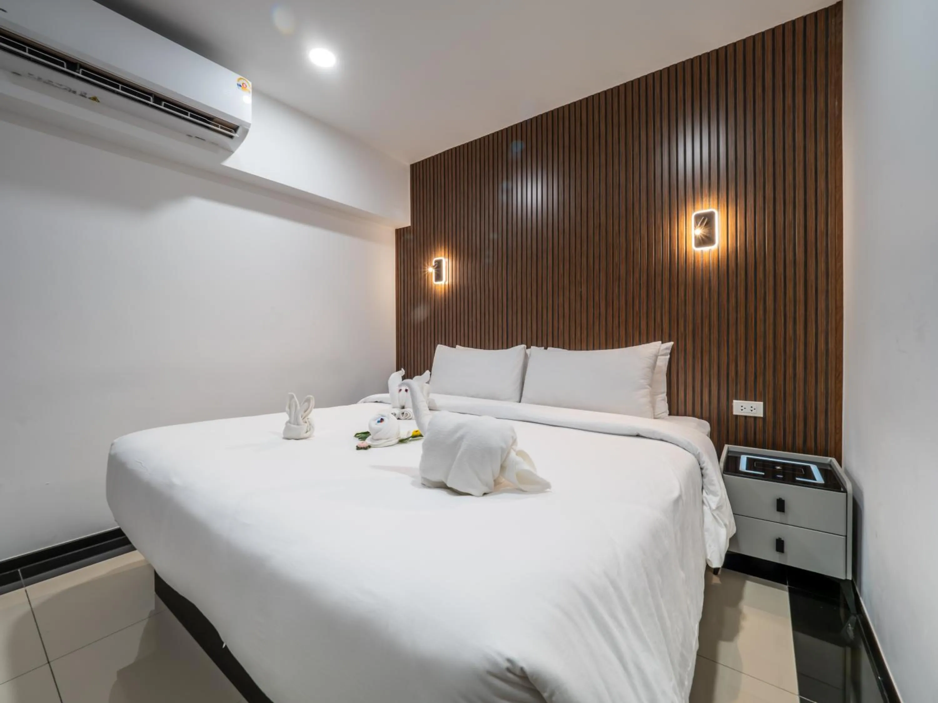 Bedroom, Bed in Samutprakarn Hotel