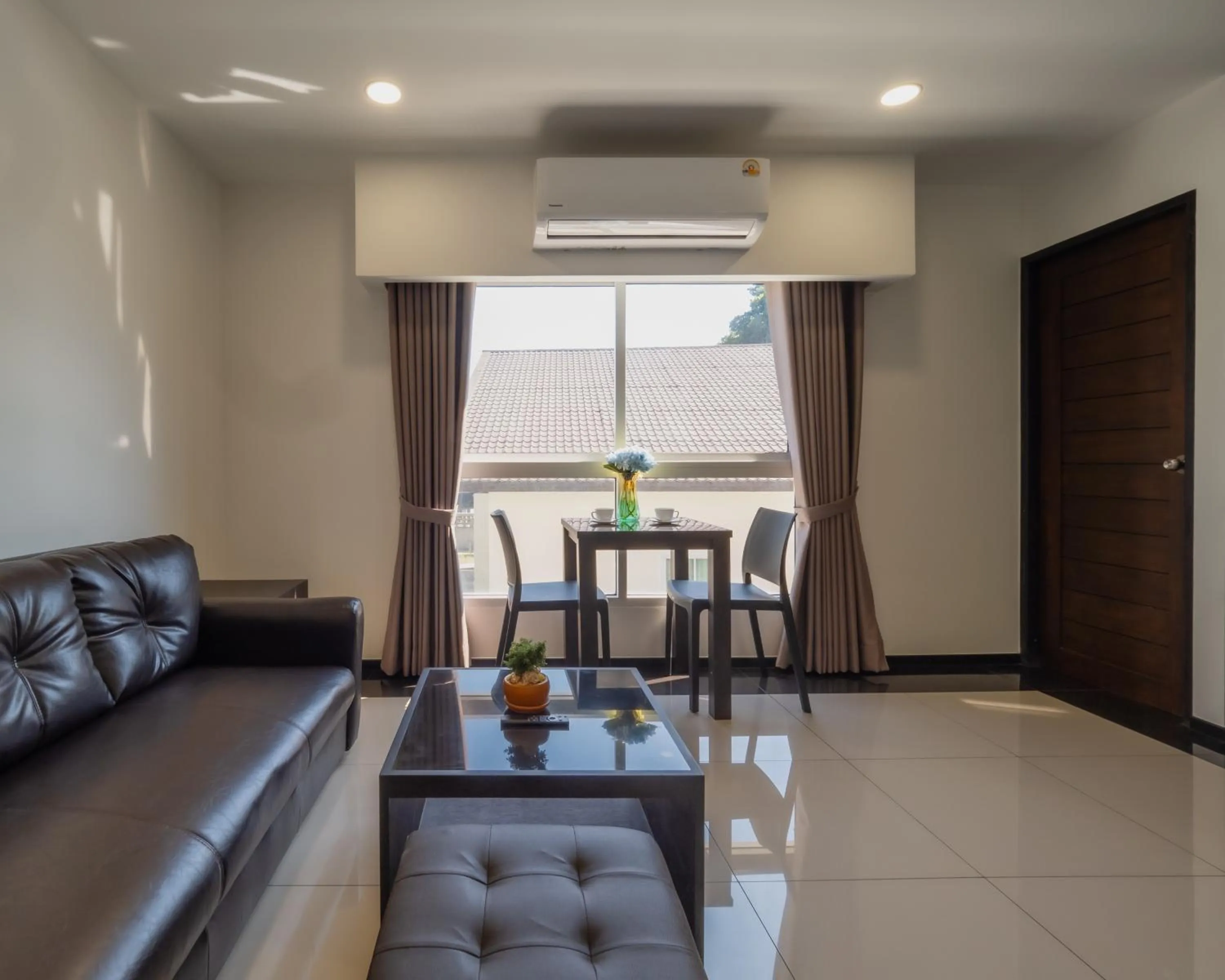 Living room in Samutprakarn Hotel