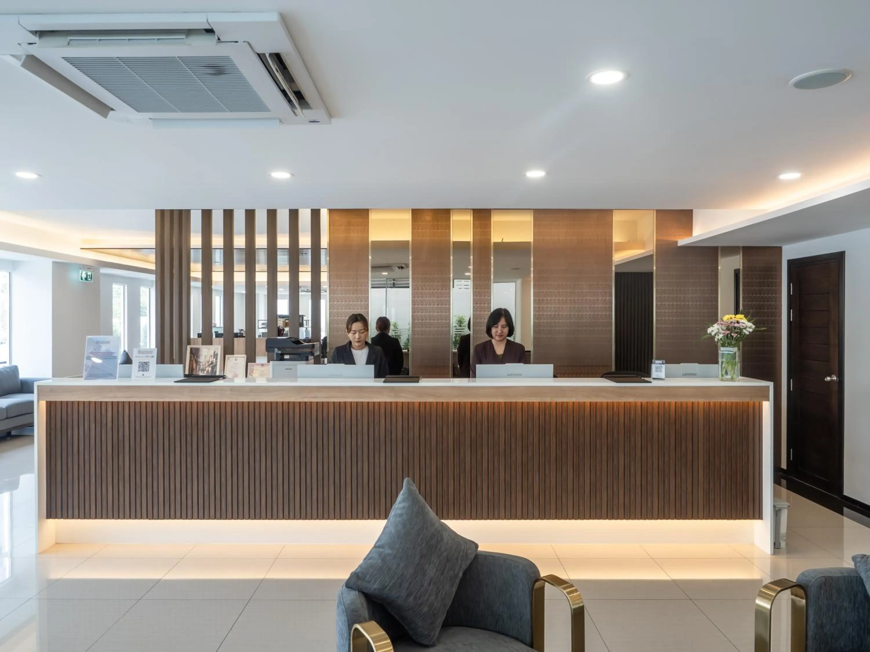 Lobby or reception in Samutprakarn Hotel