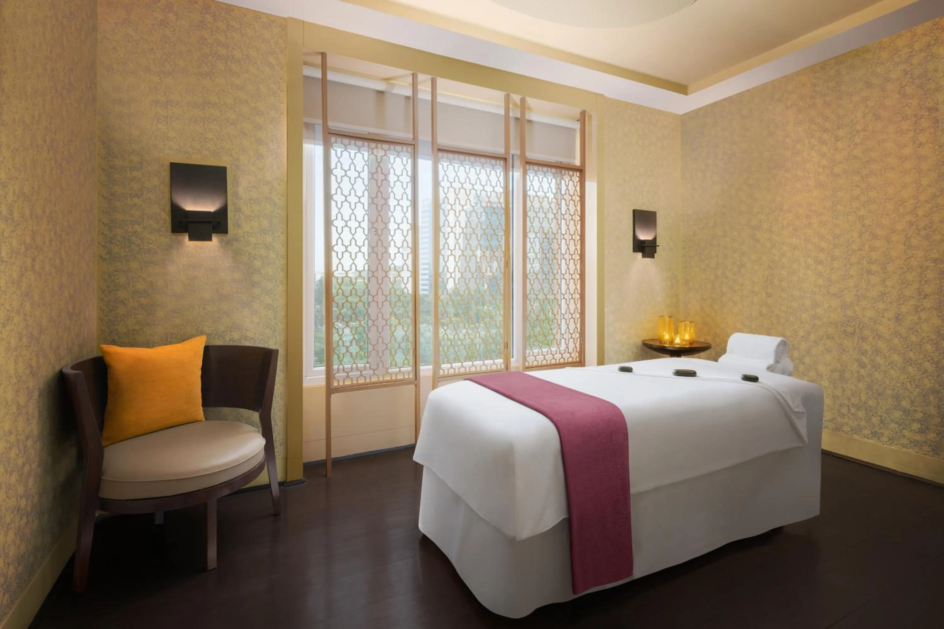 Spa and wellness centre/facilities, Bed in Sheraton Hyderabad Hotel