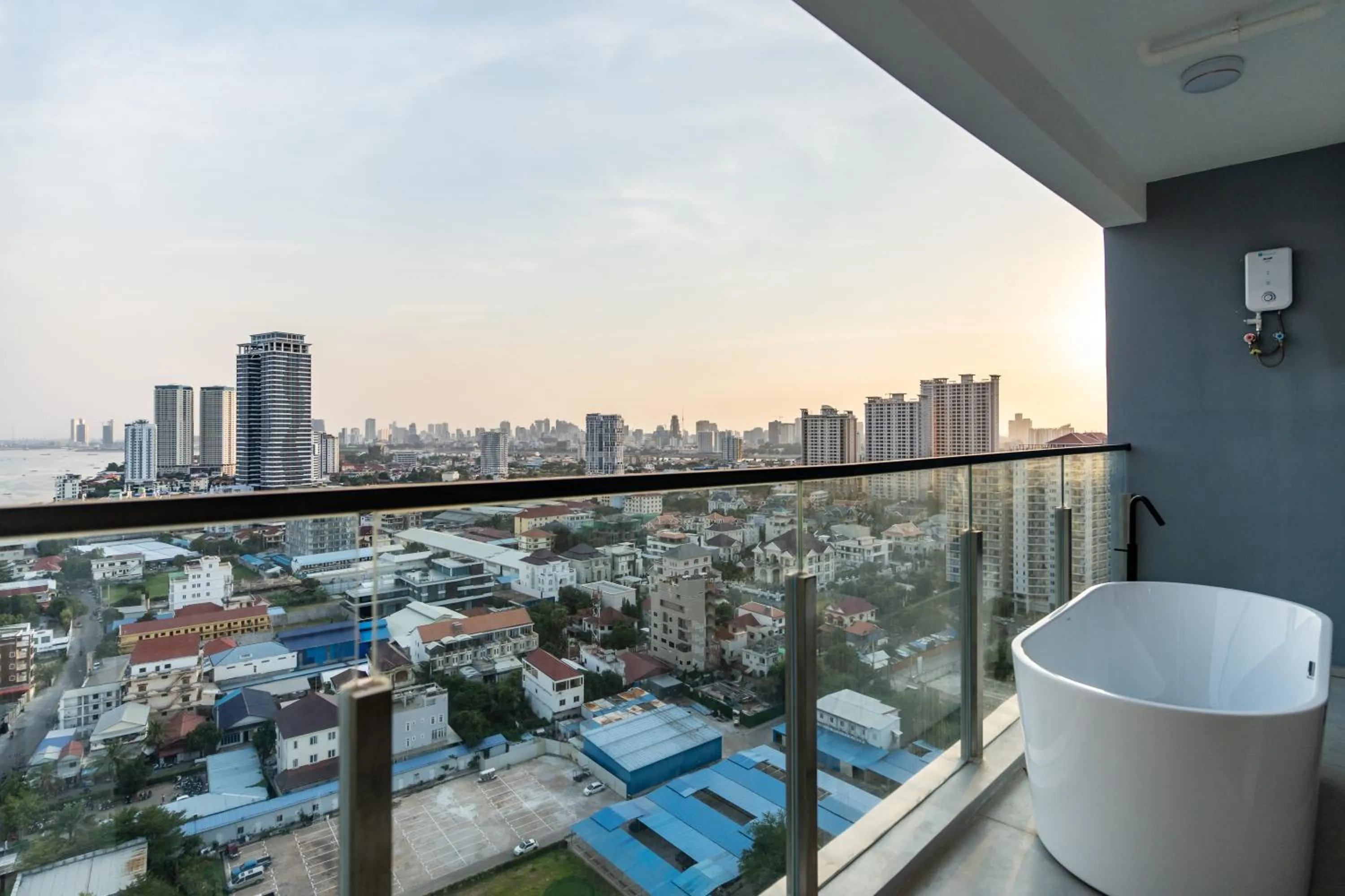 Balcony/Terrace in Merton Holiday Inn