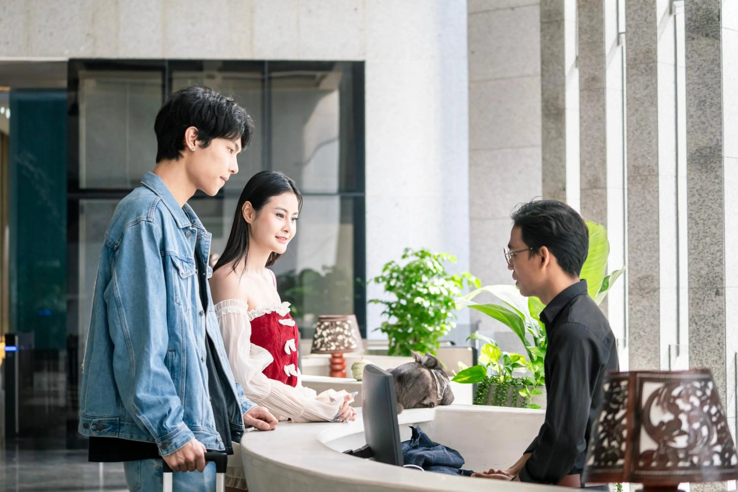Lobby or reception in Merton Holiday Inn