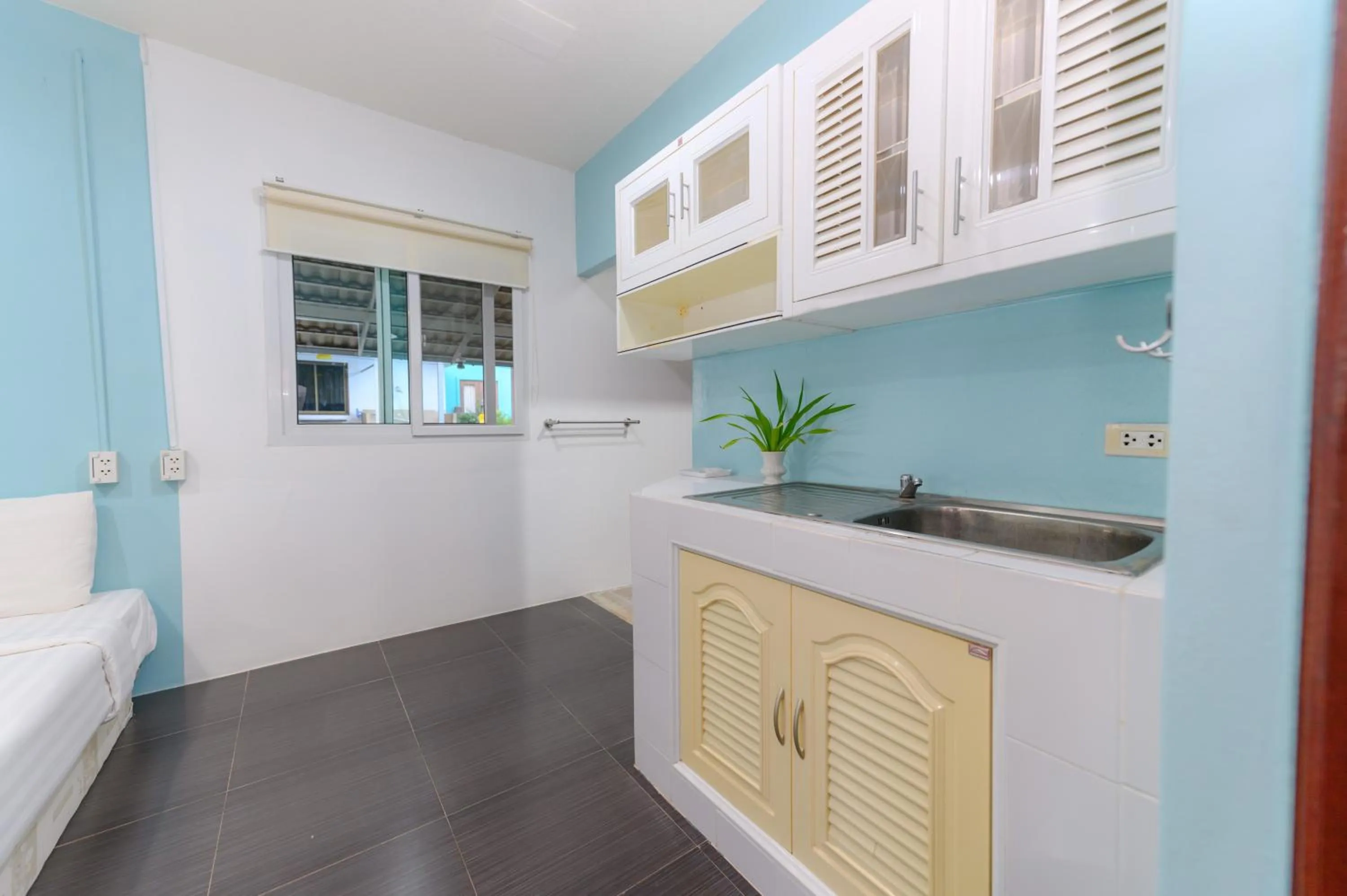 Kitchen or kitchenette in Kongkhamkoon Hotel