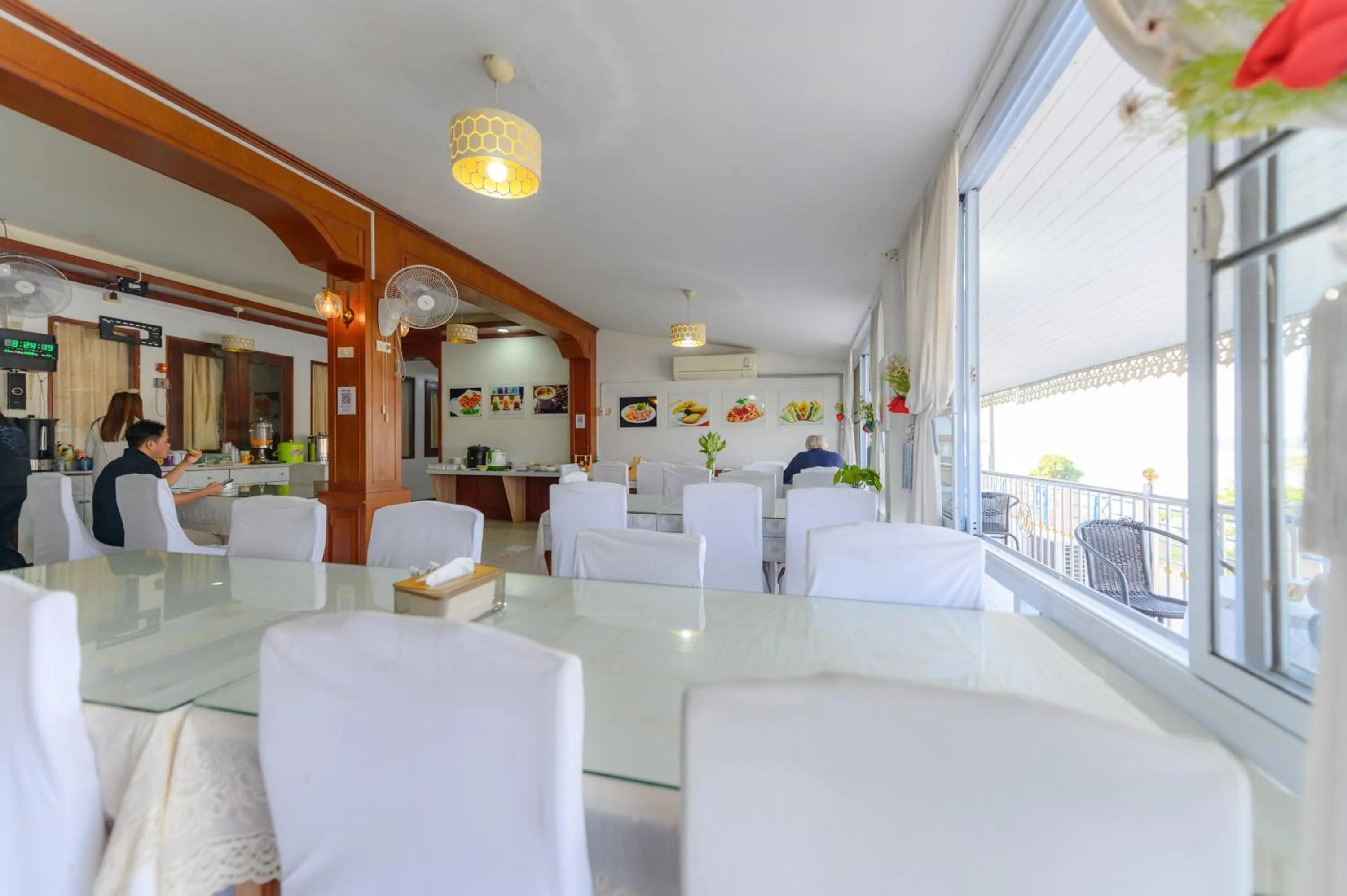 Restaurant/places to eat in Kongkhamkoon Hotel