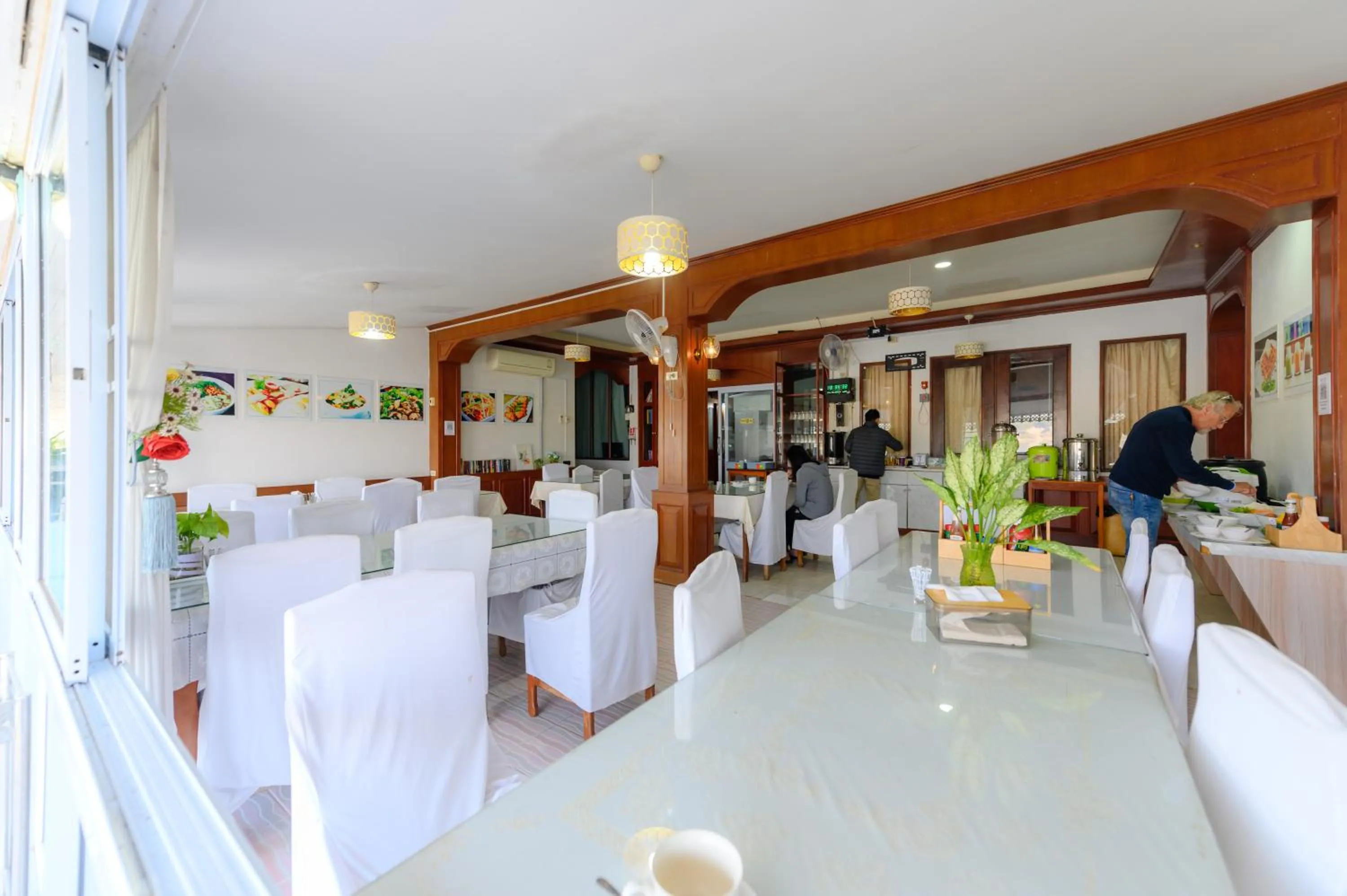 Restaurant/places to eat in Kongkhamkoon Hotel