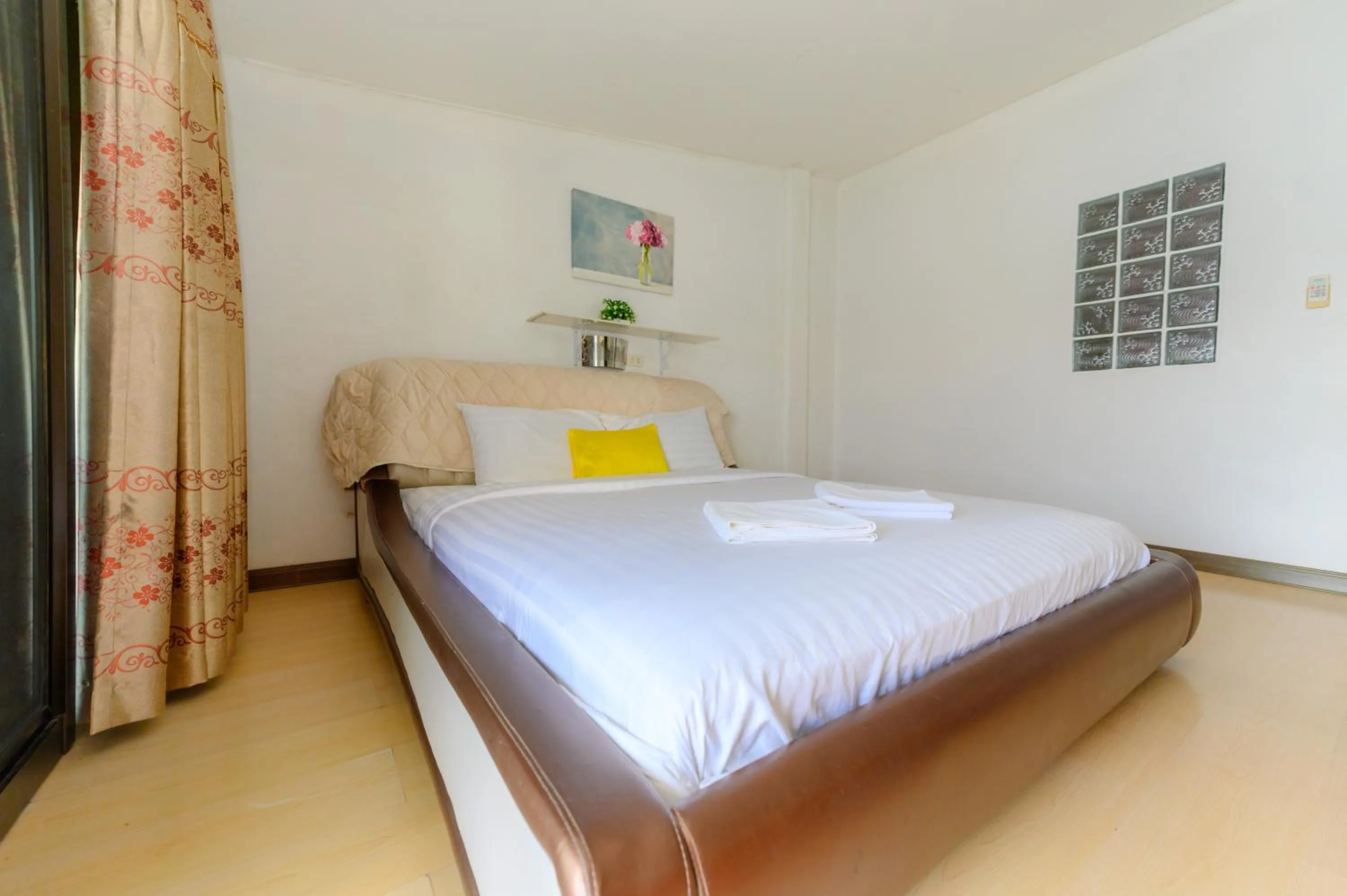 Bed in Kongkhamkoon Hotel