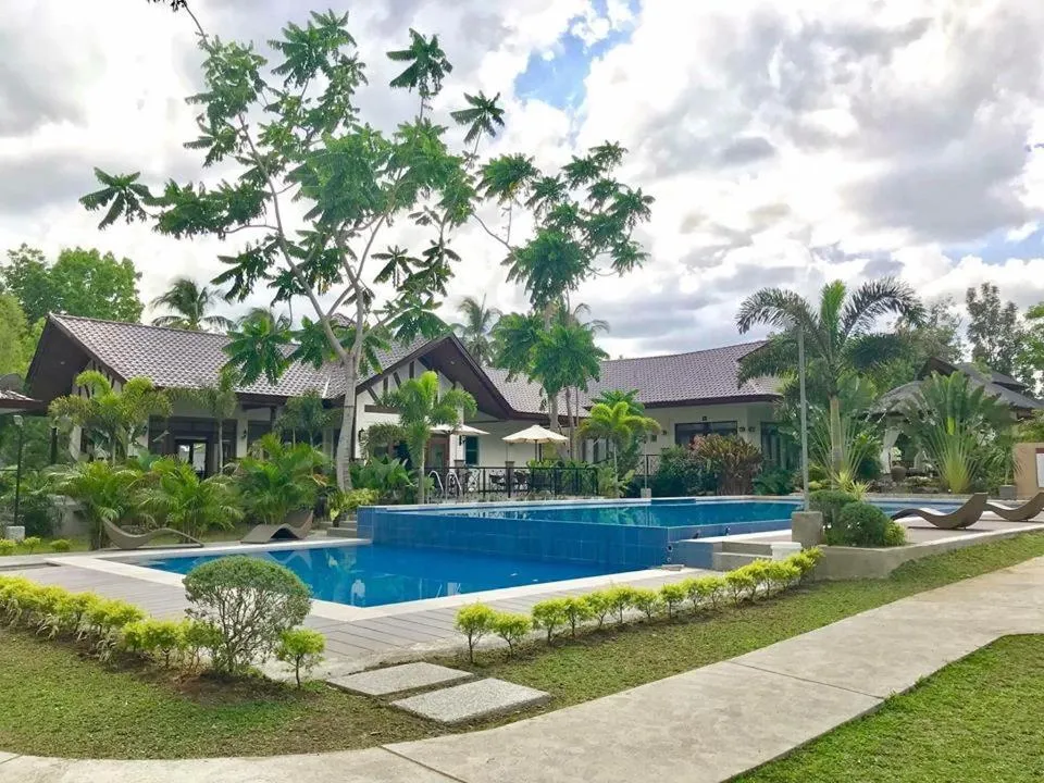 Swimming pool in The Zen Villas Resort