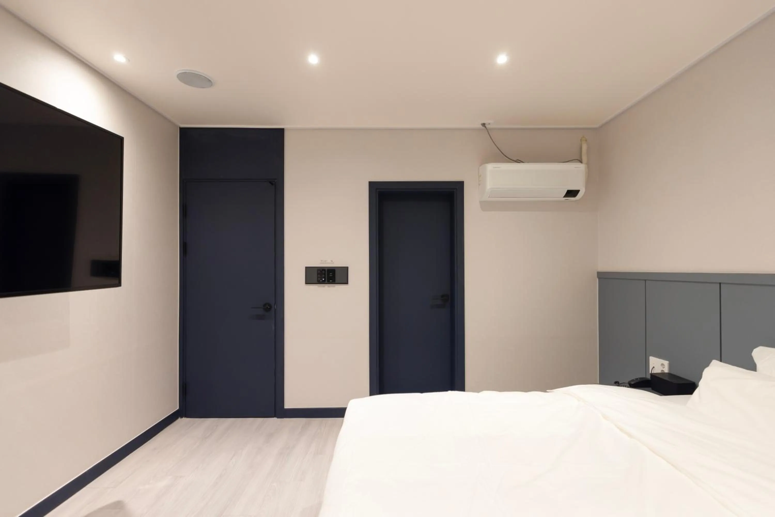 Bed in Aank Ryokan x Aank Air Cheongju