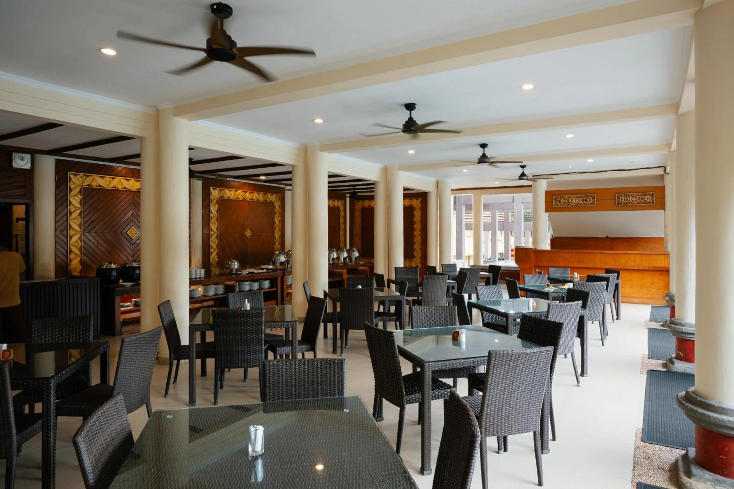 Restaurant/places to eat in Kana Suites Jimbaran By Fays Hospitality