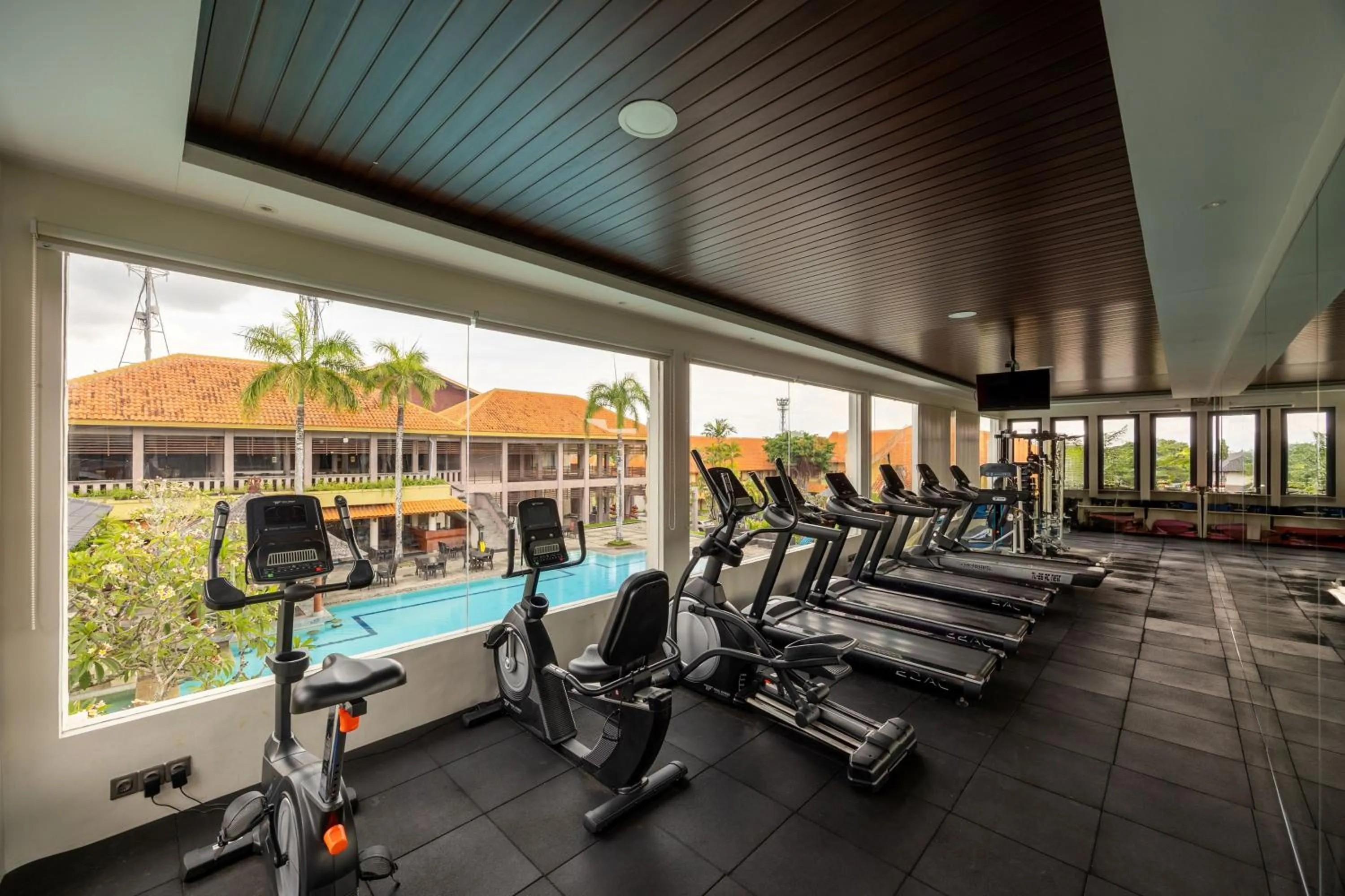 Fitness centre/facilities in Kana Suites Jimbaran By Fays Hospitality