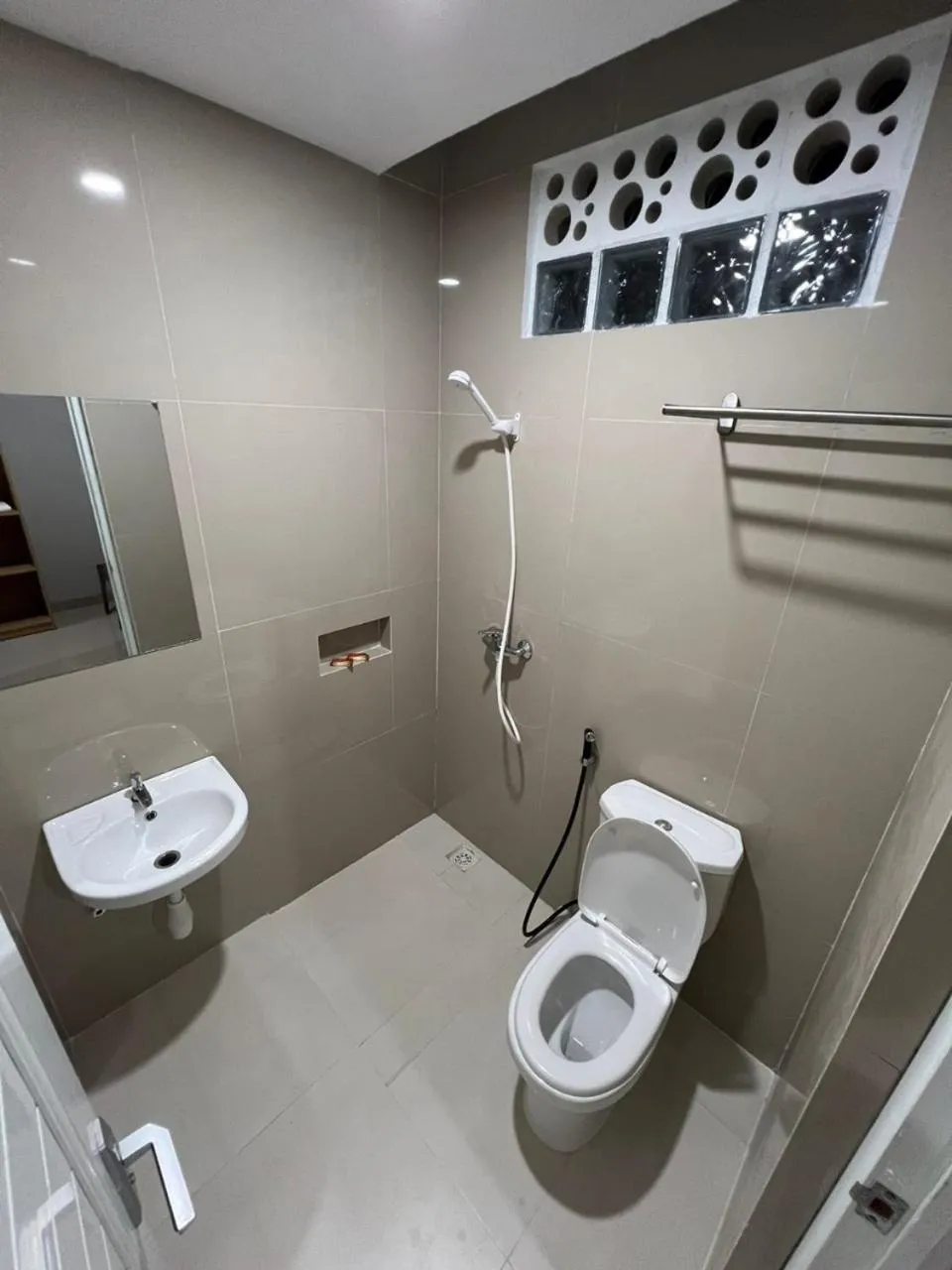 Shower in Hotel Century Pangandaran