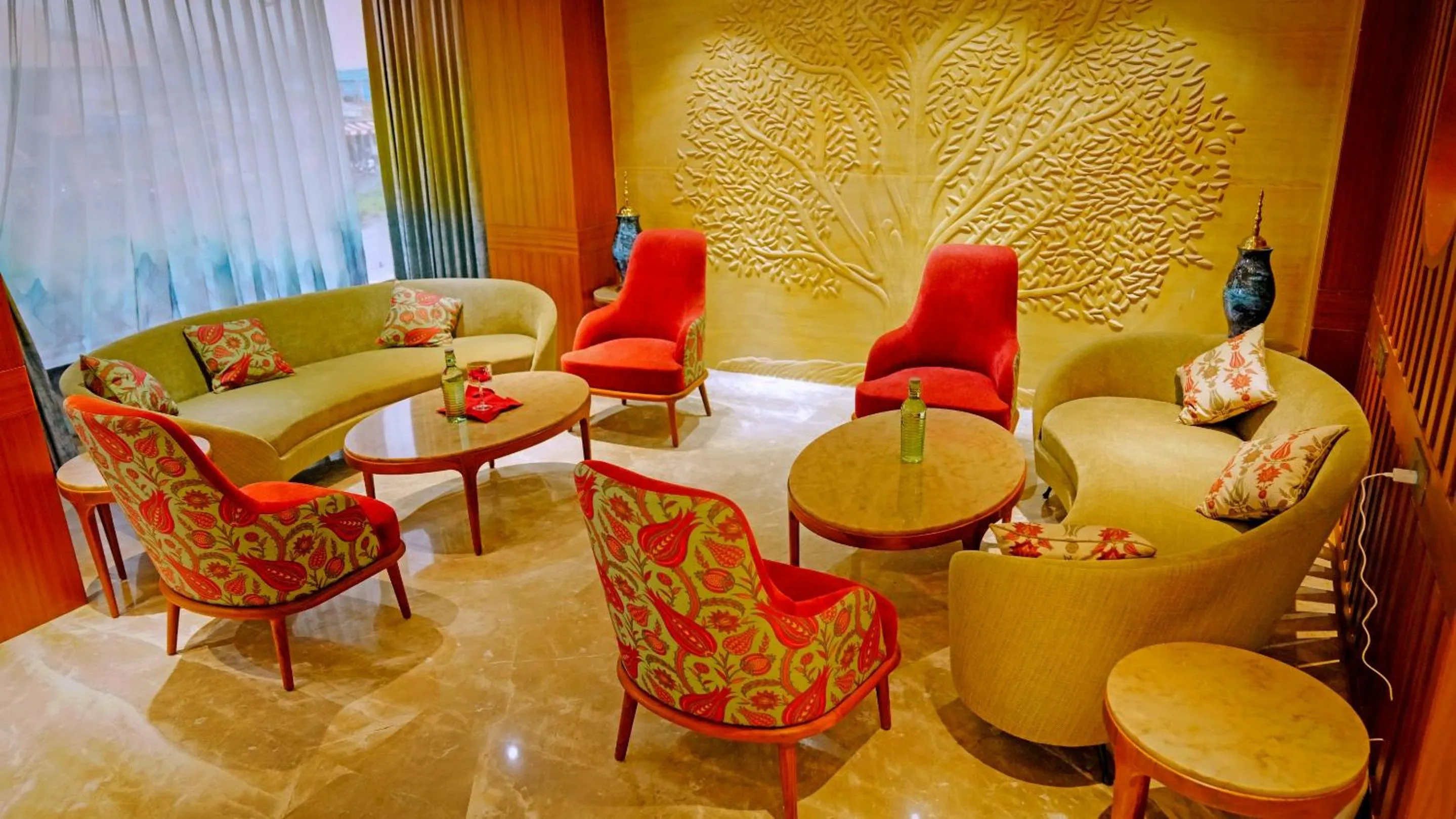 Restaurant/places to eat in Indore International Convention Center