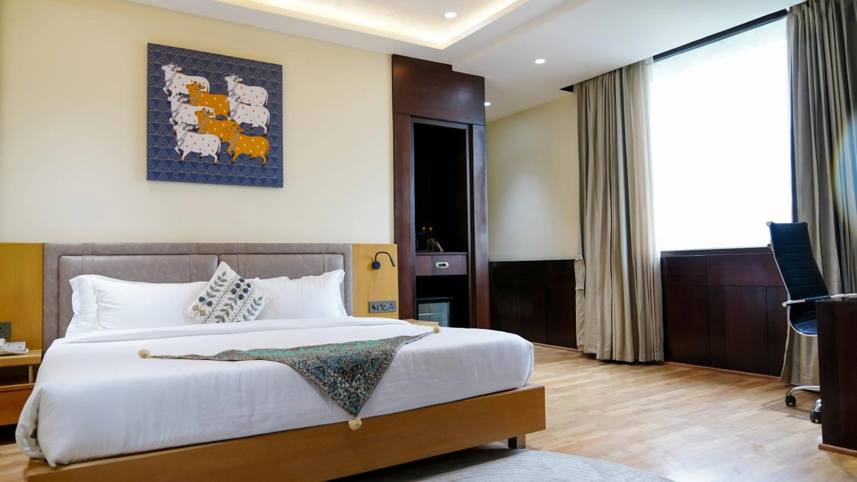 Bedroom, Bed in Indore International Convention Center