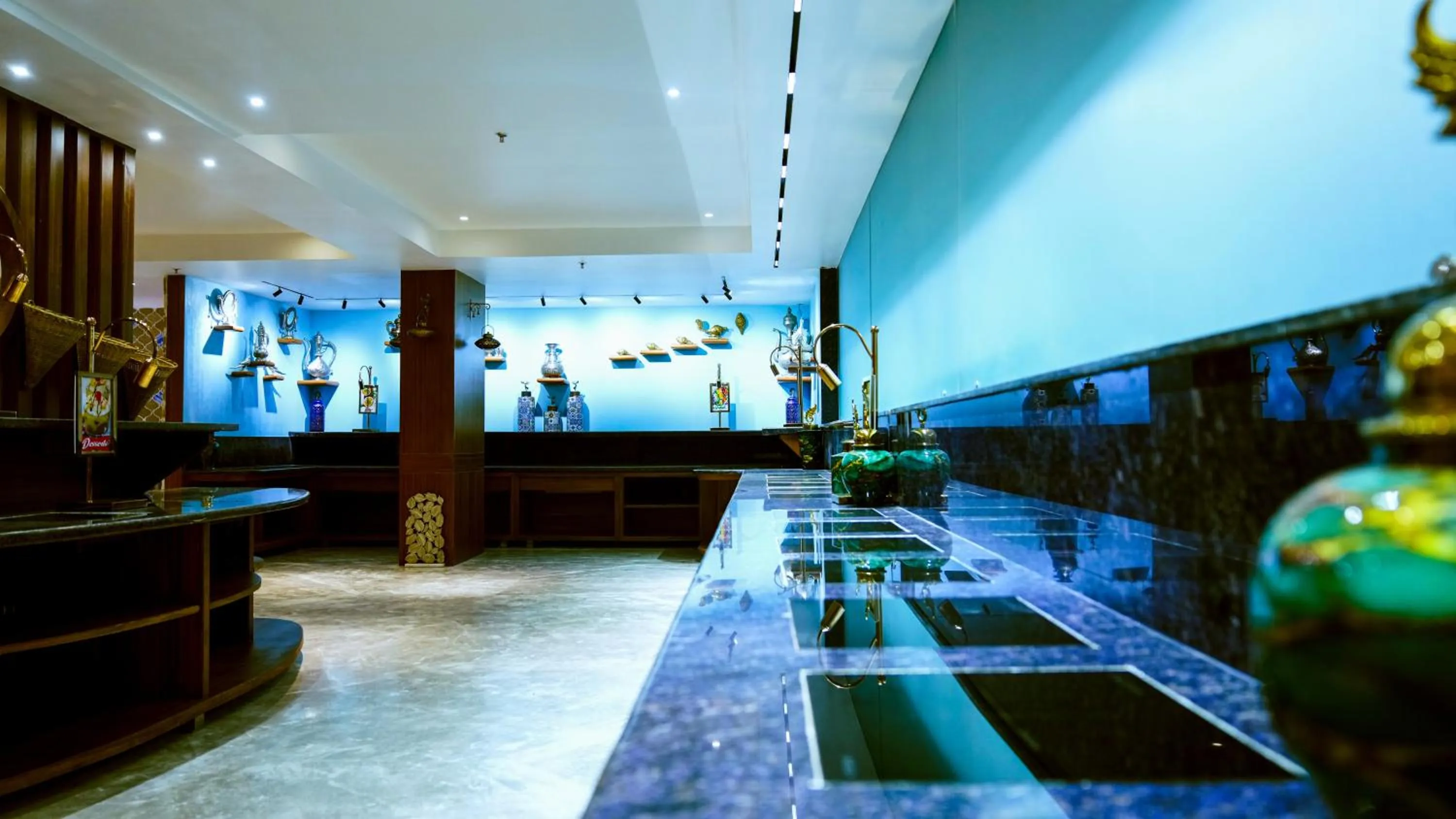 Restaurant/places to eat in Indore International Convention Center