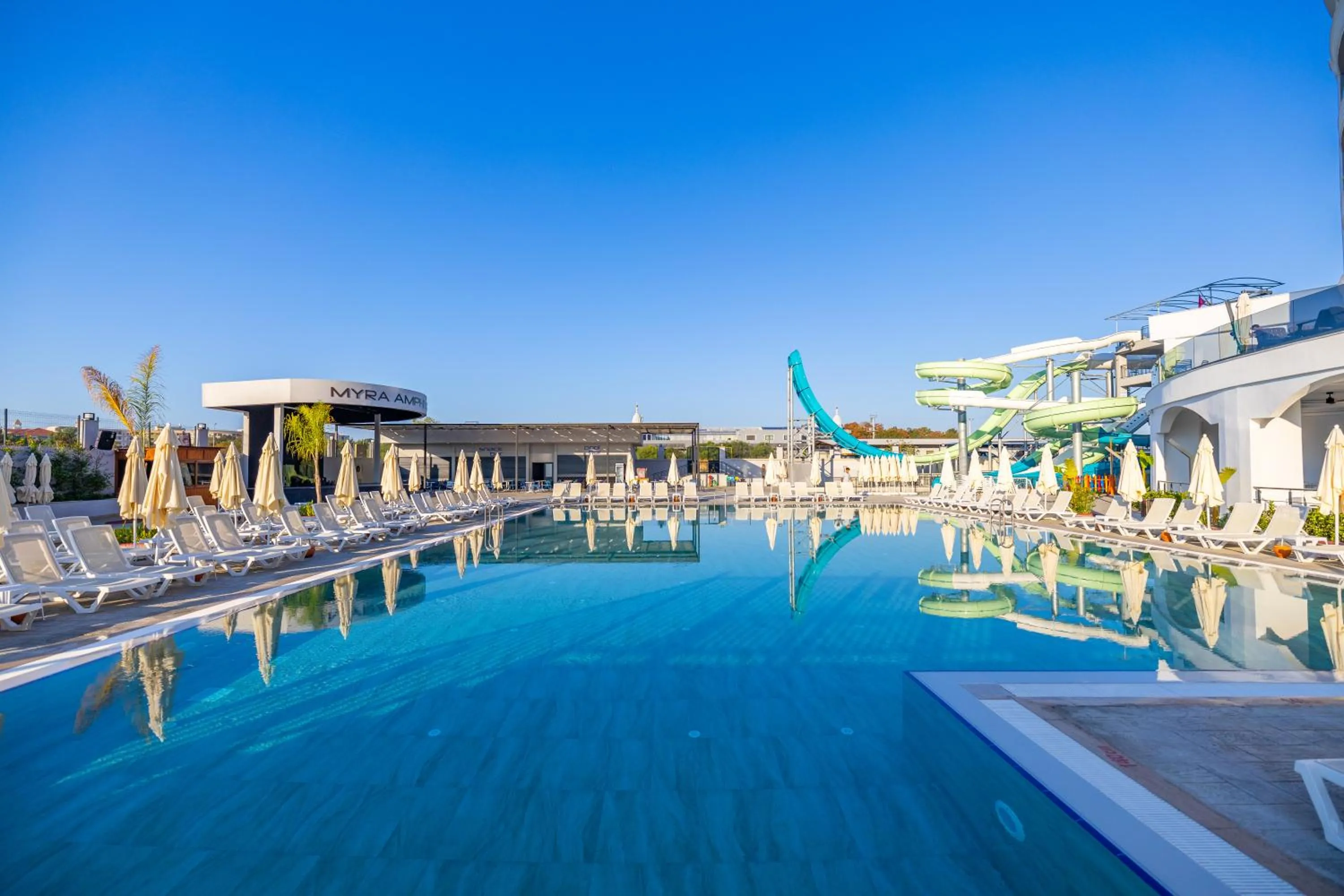 Side Moon Palace Hotel