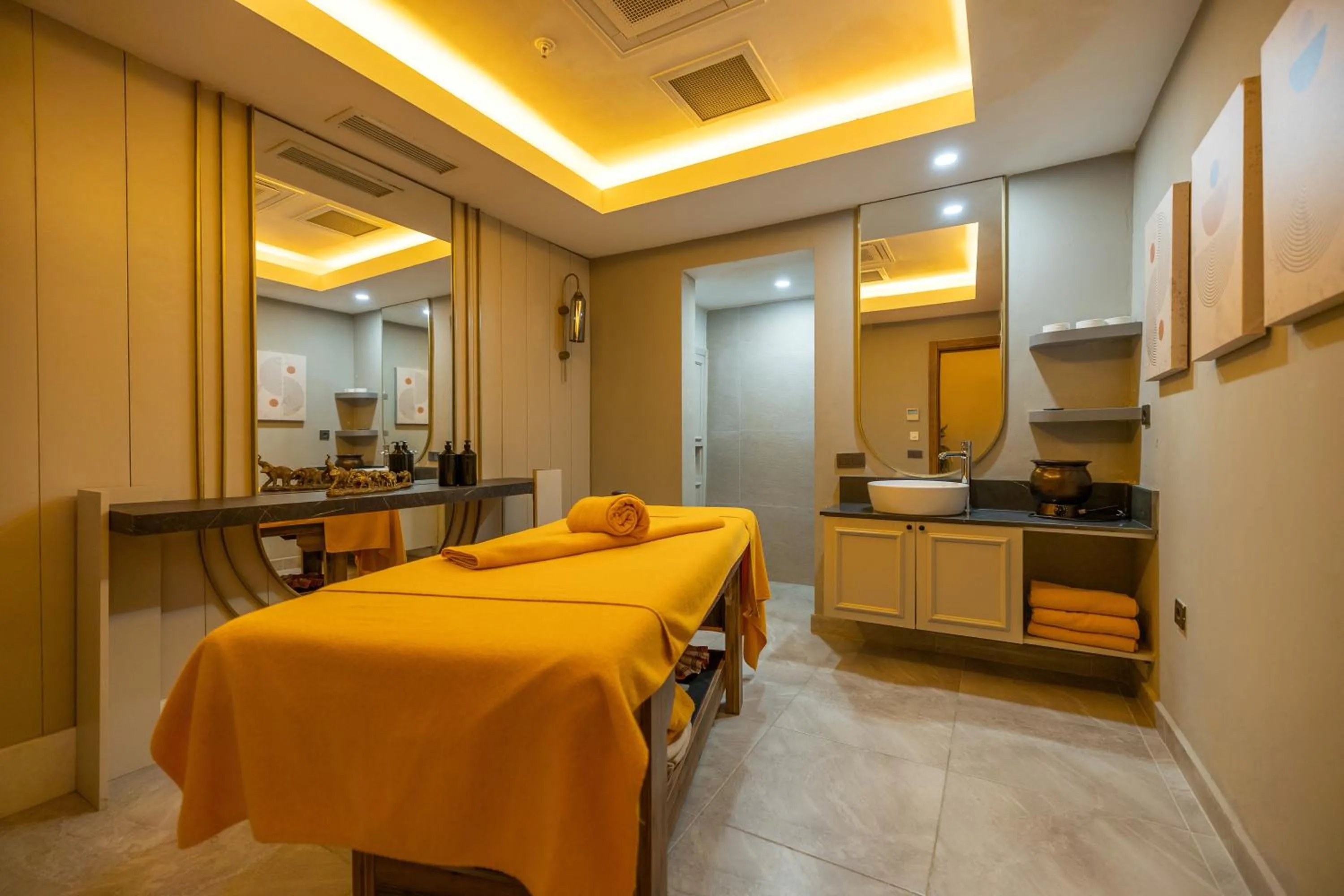 Side Moon Palace Hotel