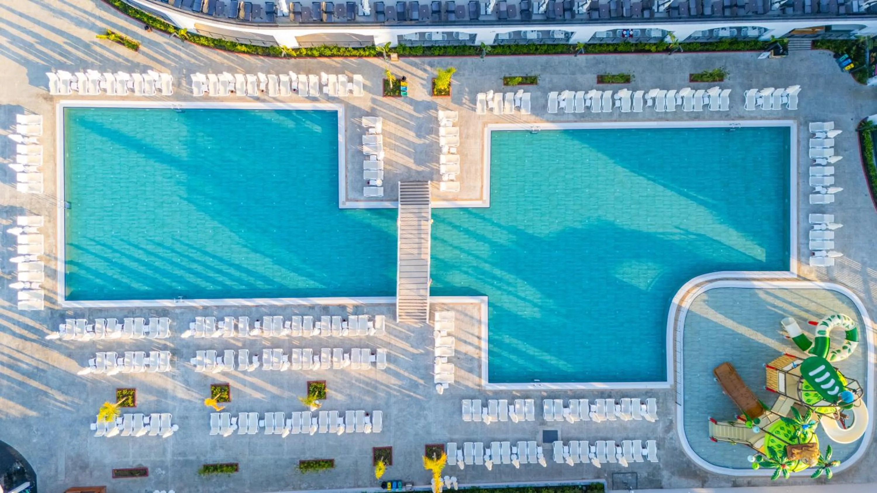 Swimming pool in Side Moon Palace Hotel