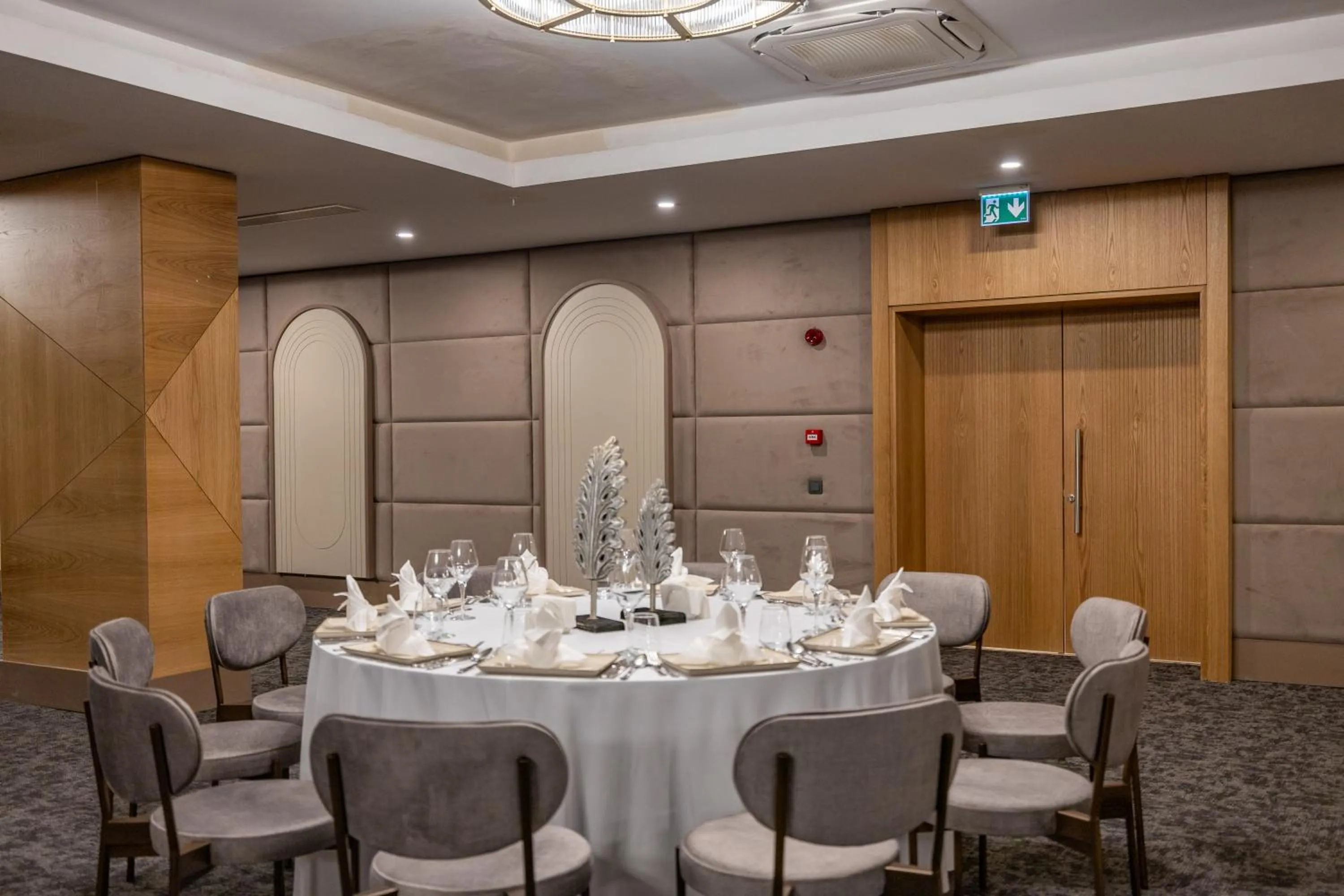 Side Moon Palace Hotel