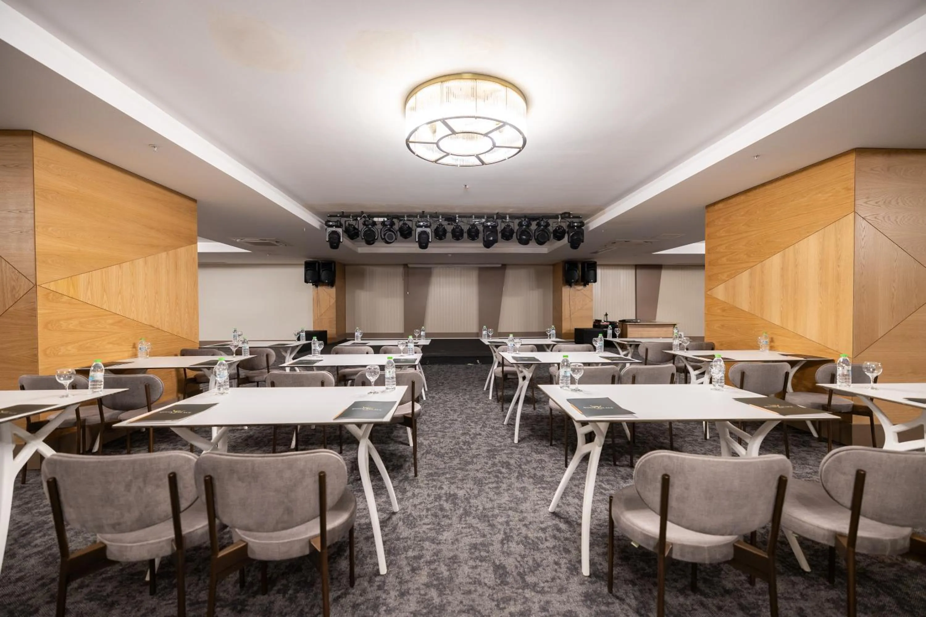 Side Moon Palace Hotel