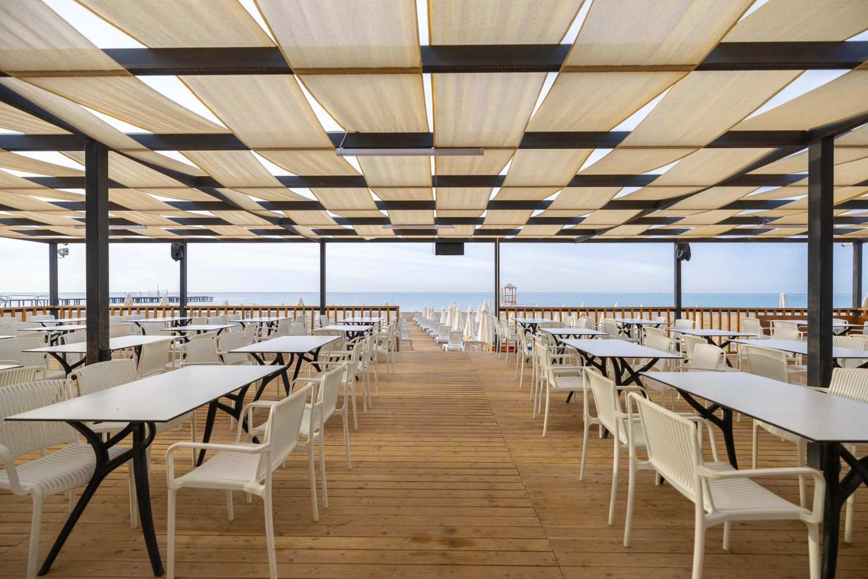 Side Moon Palace Hotel