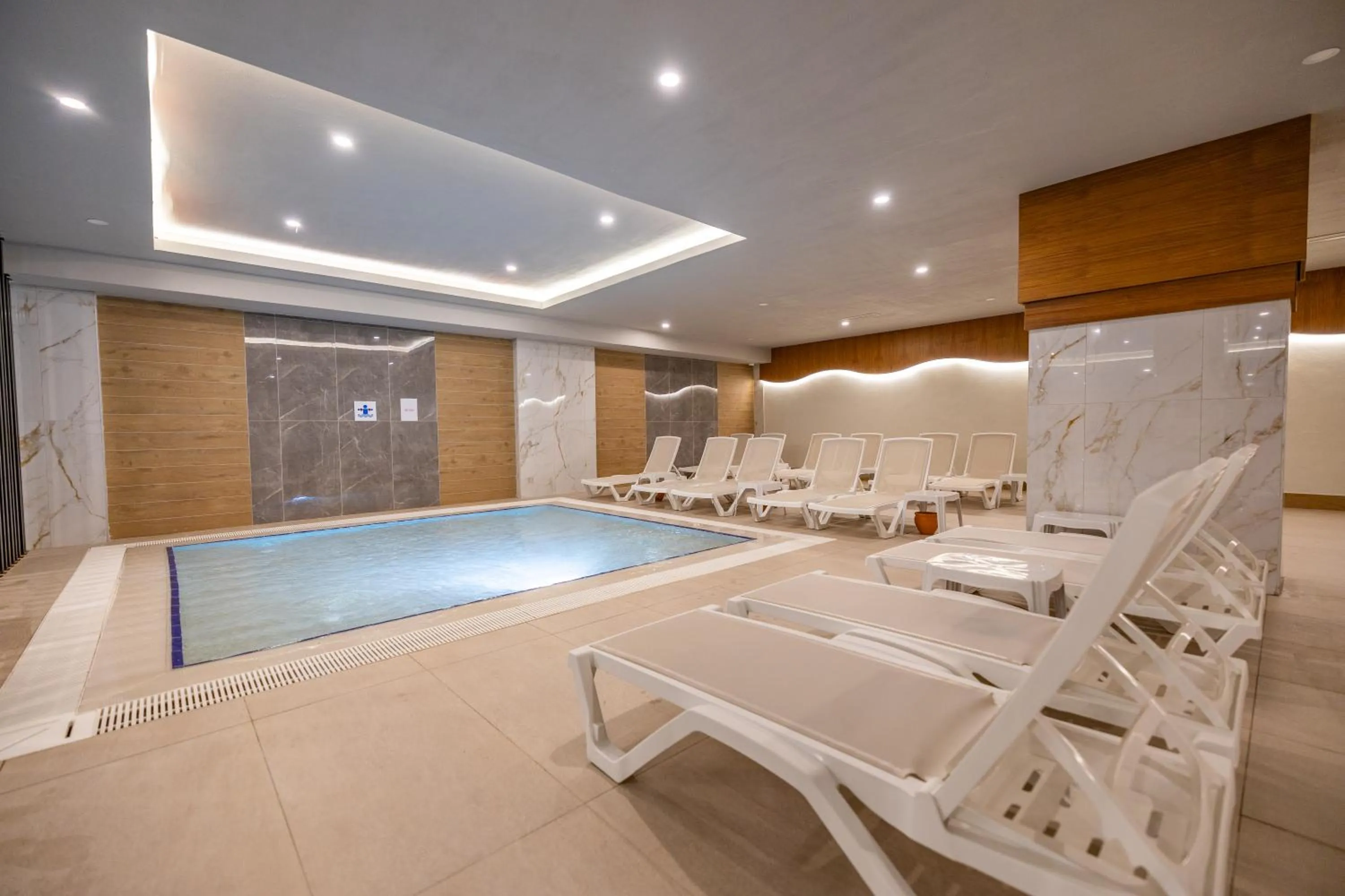 Side Moon Palace Hotel