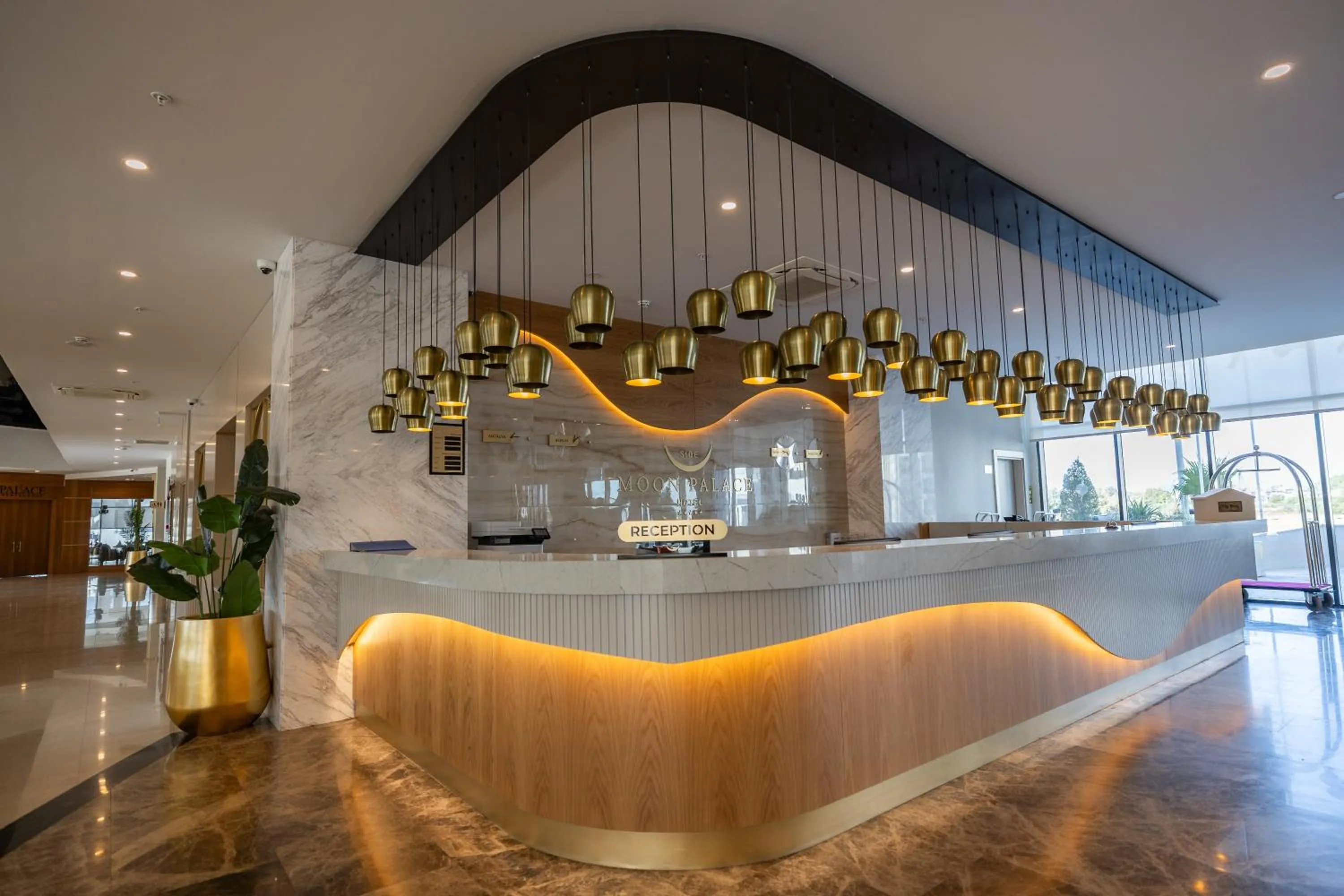 Side Moon Palace Hotel