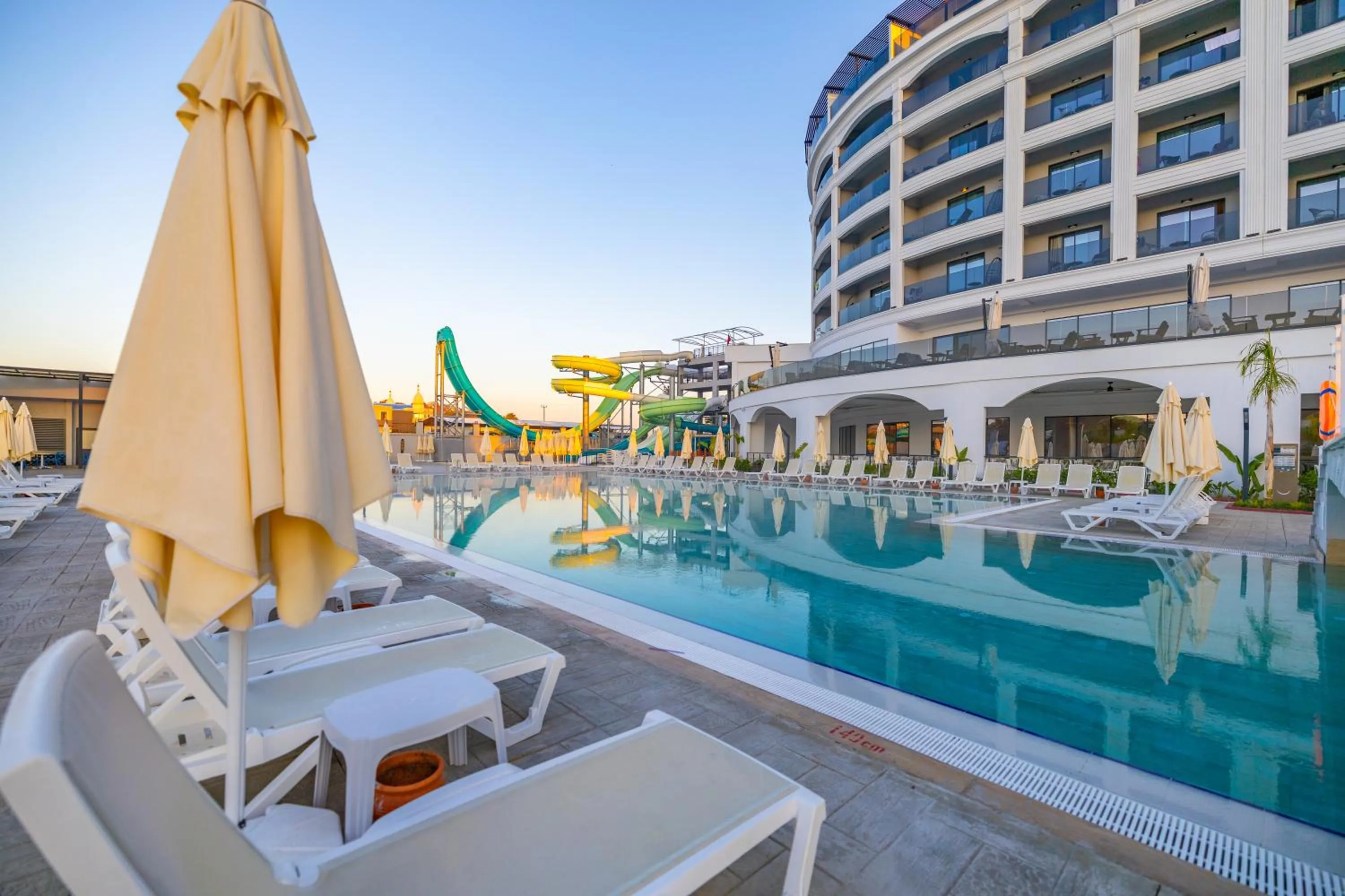 Side Moon Palace Hotel