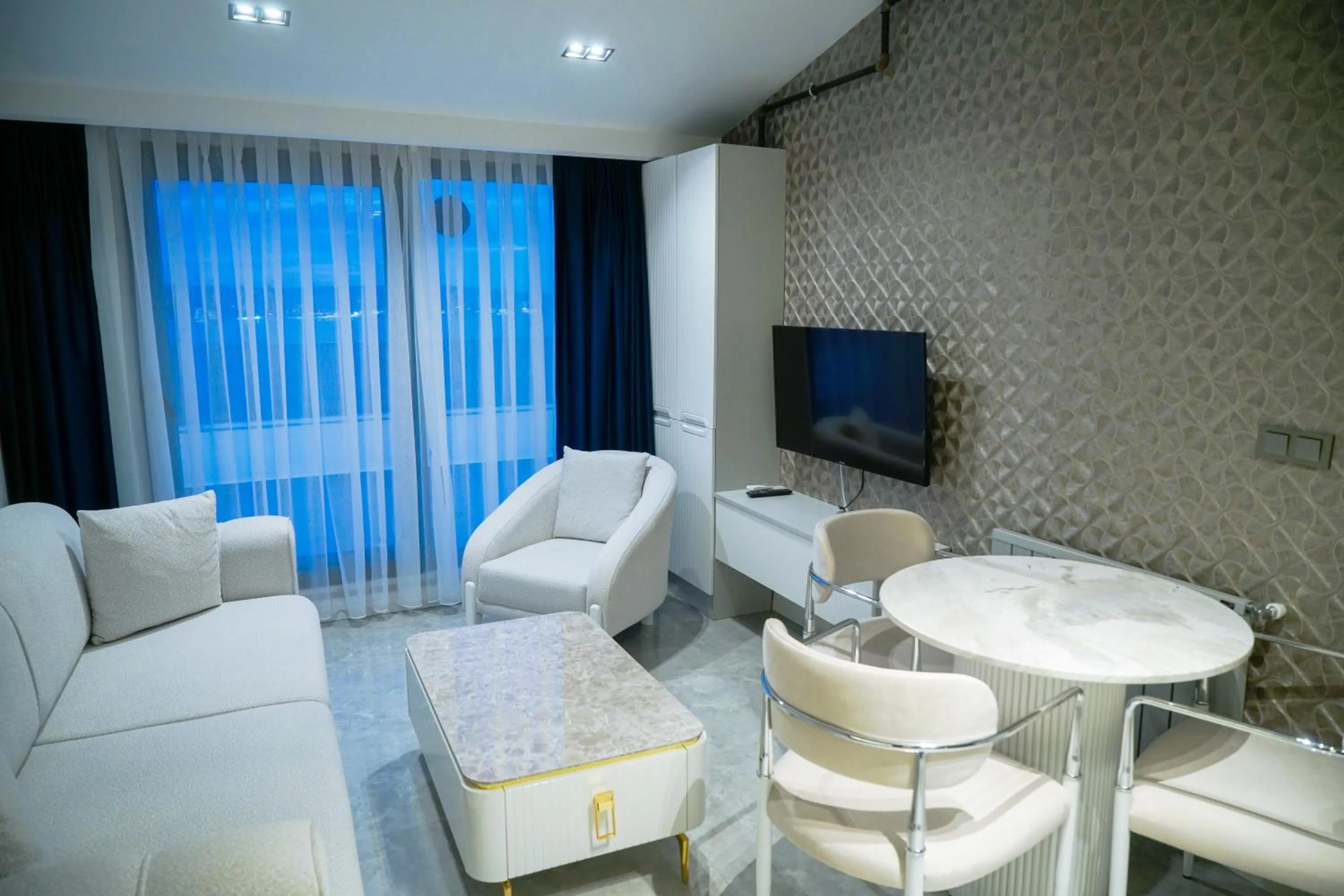 TV and multimedia in Elite World Homes Istanbul Bosphorus