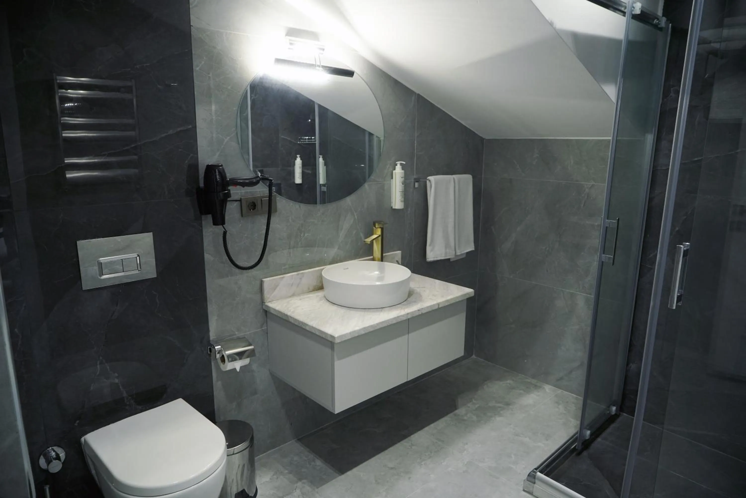 Shower in Elite World Homes Istanbul Bosphorus