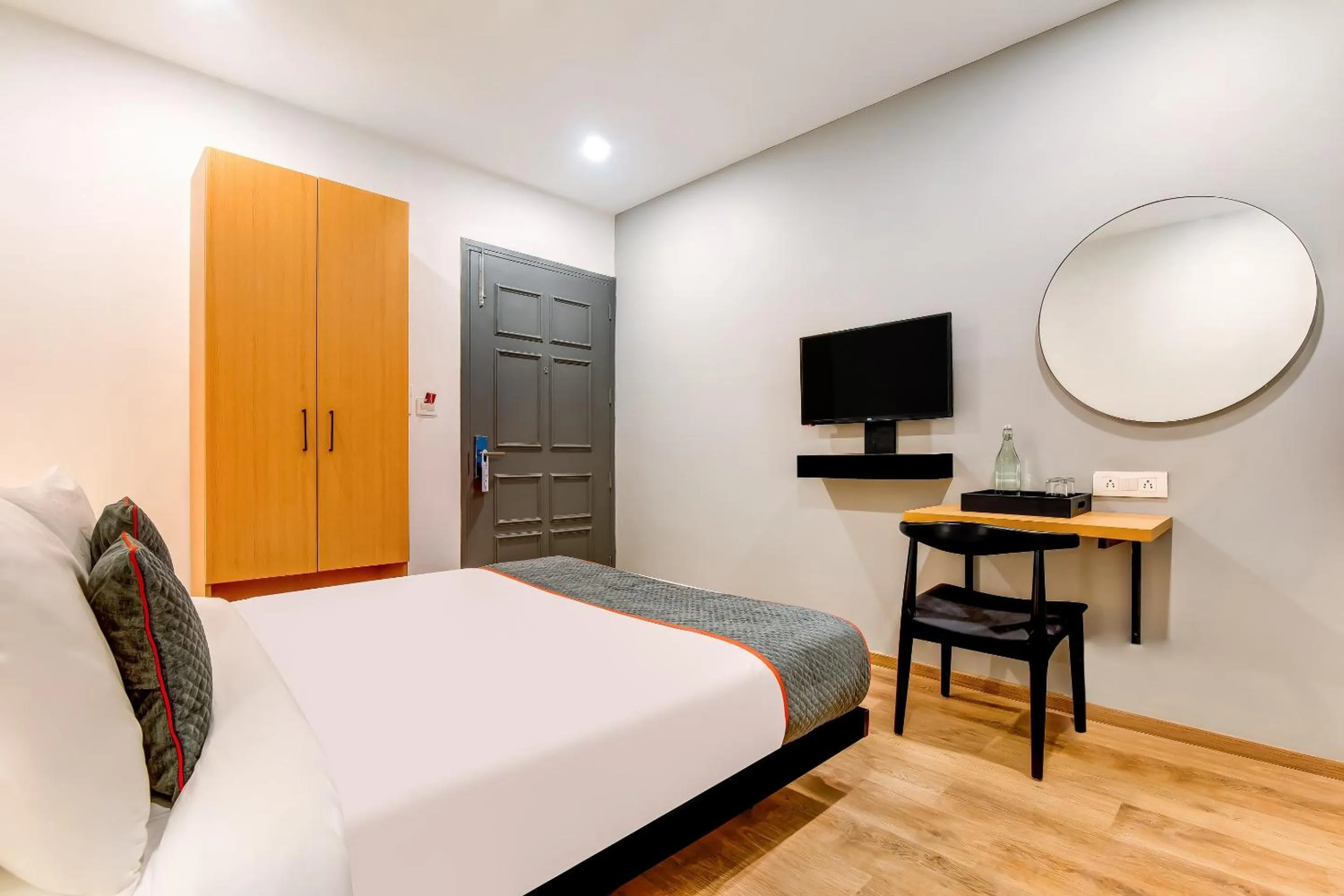 Bed in Collection O Near Kohat Enclave Metro Station