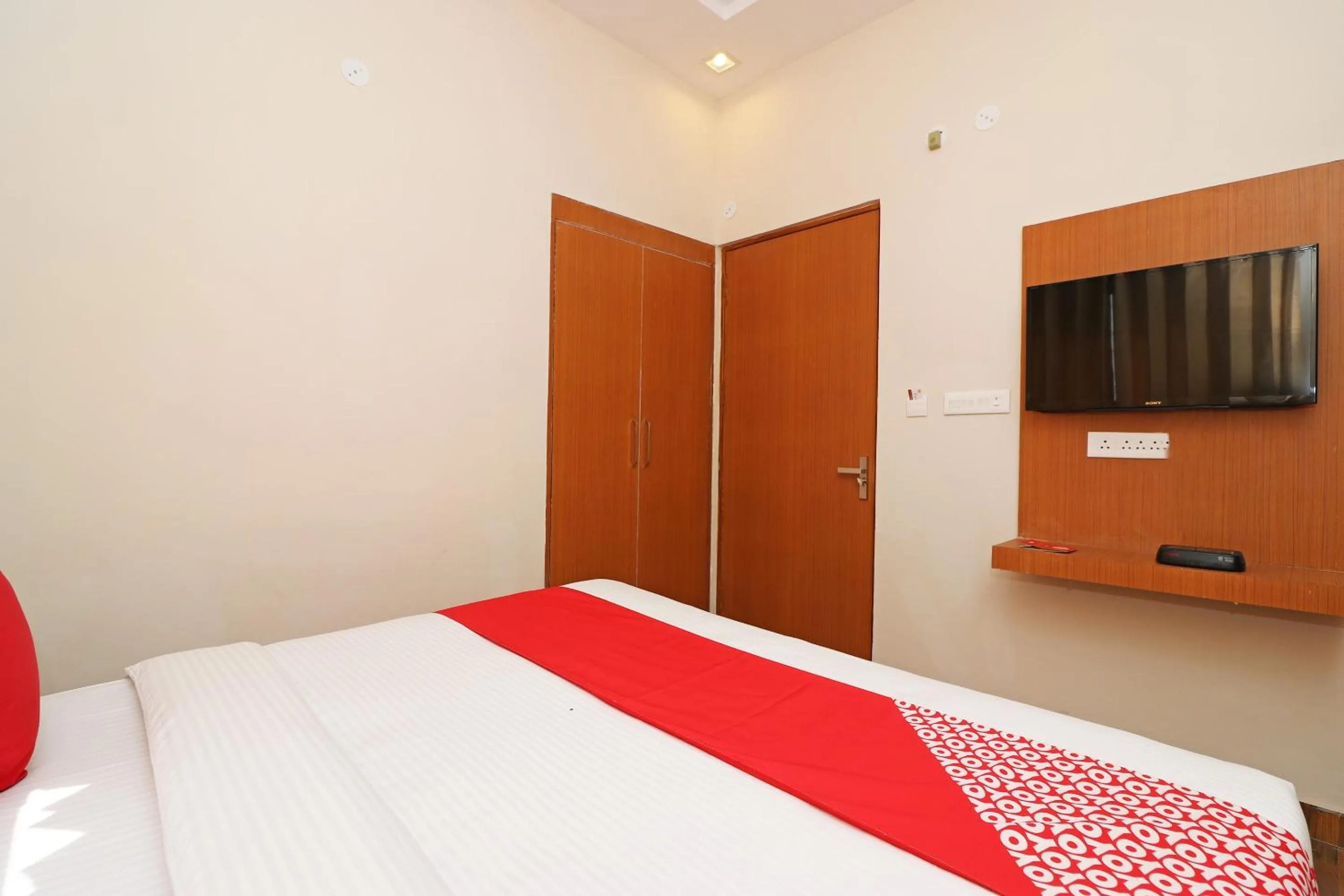 Bedroom, Bed in Hotel O Green Comfort