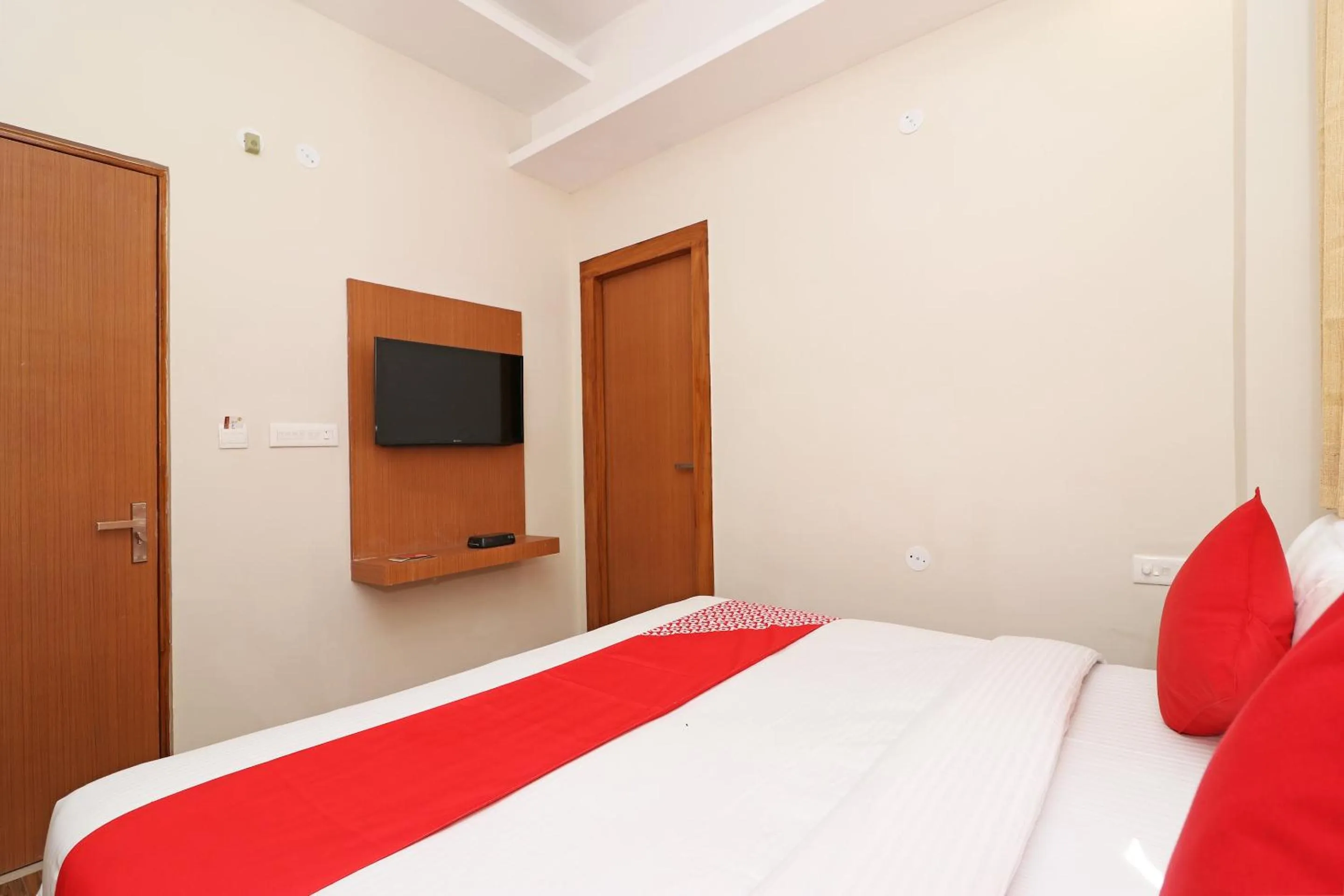 Bedroom, Bed in Hotel O Green Comfort