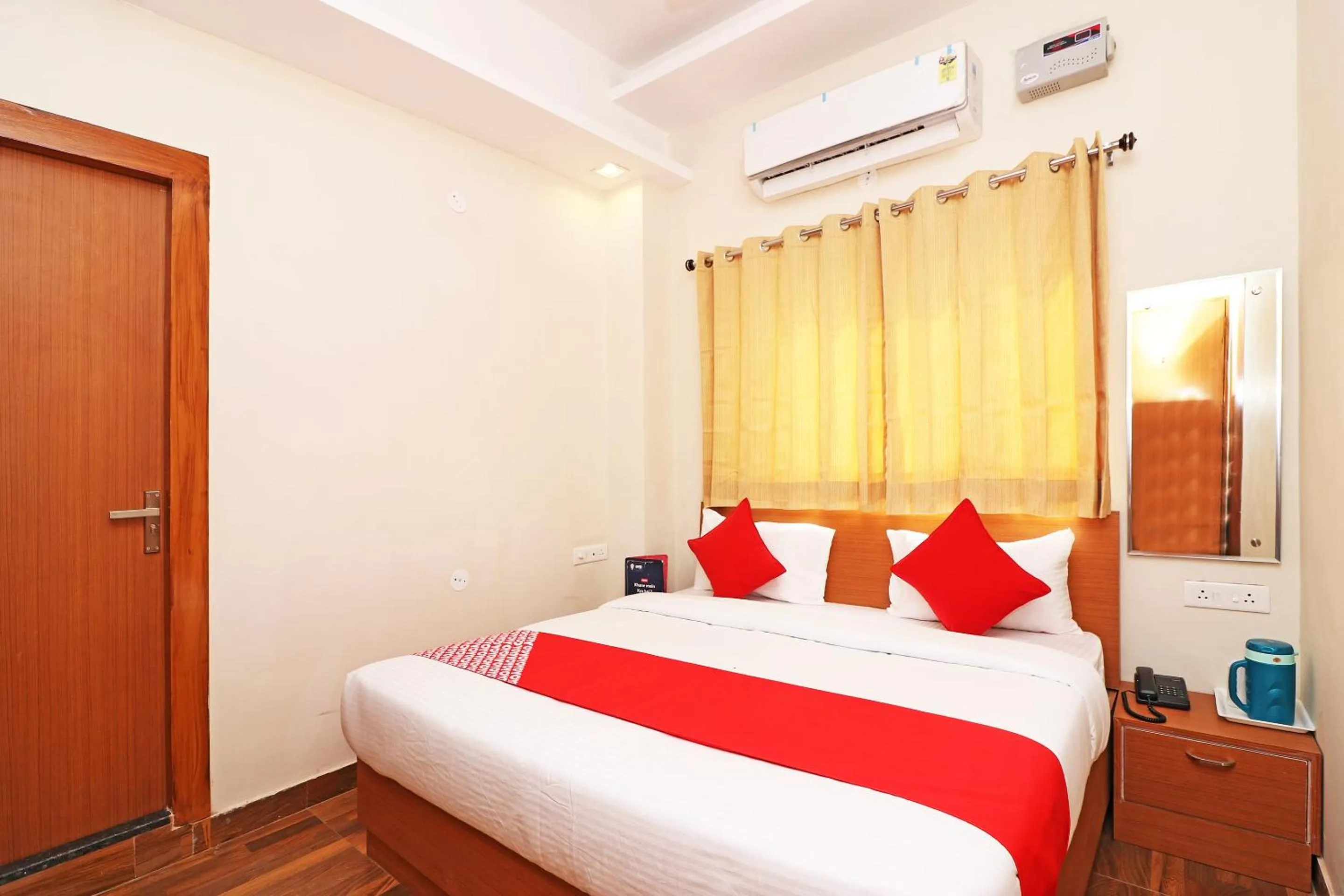 Bedroom, Bed in Hotel O Green Comfort