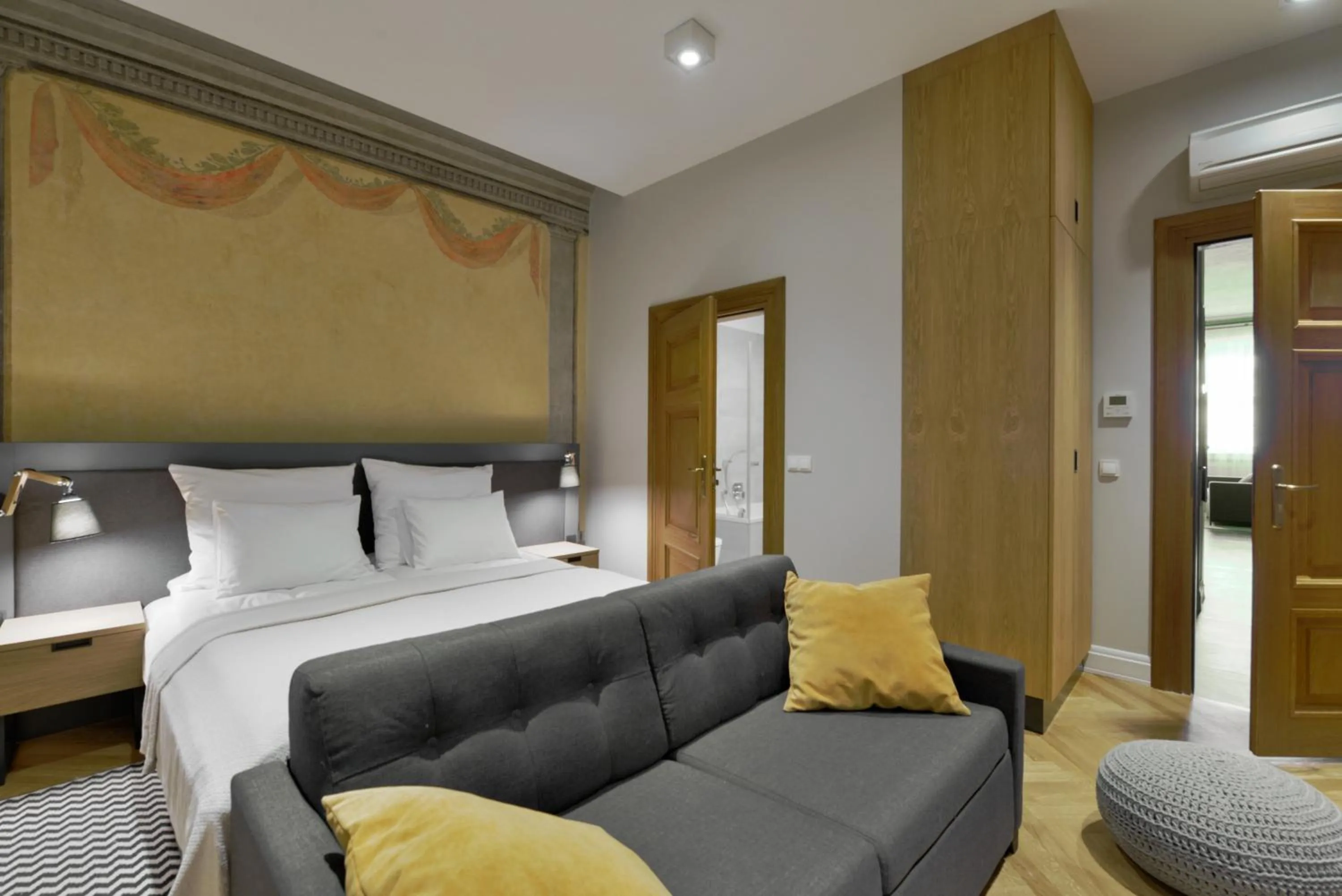Bed in STRADONIA Serviced Apartments