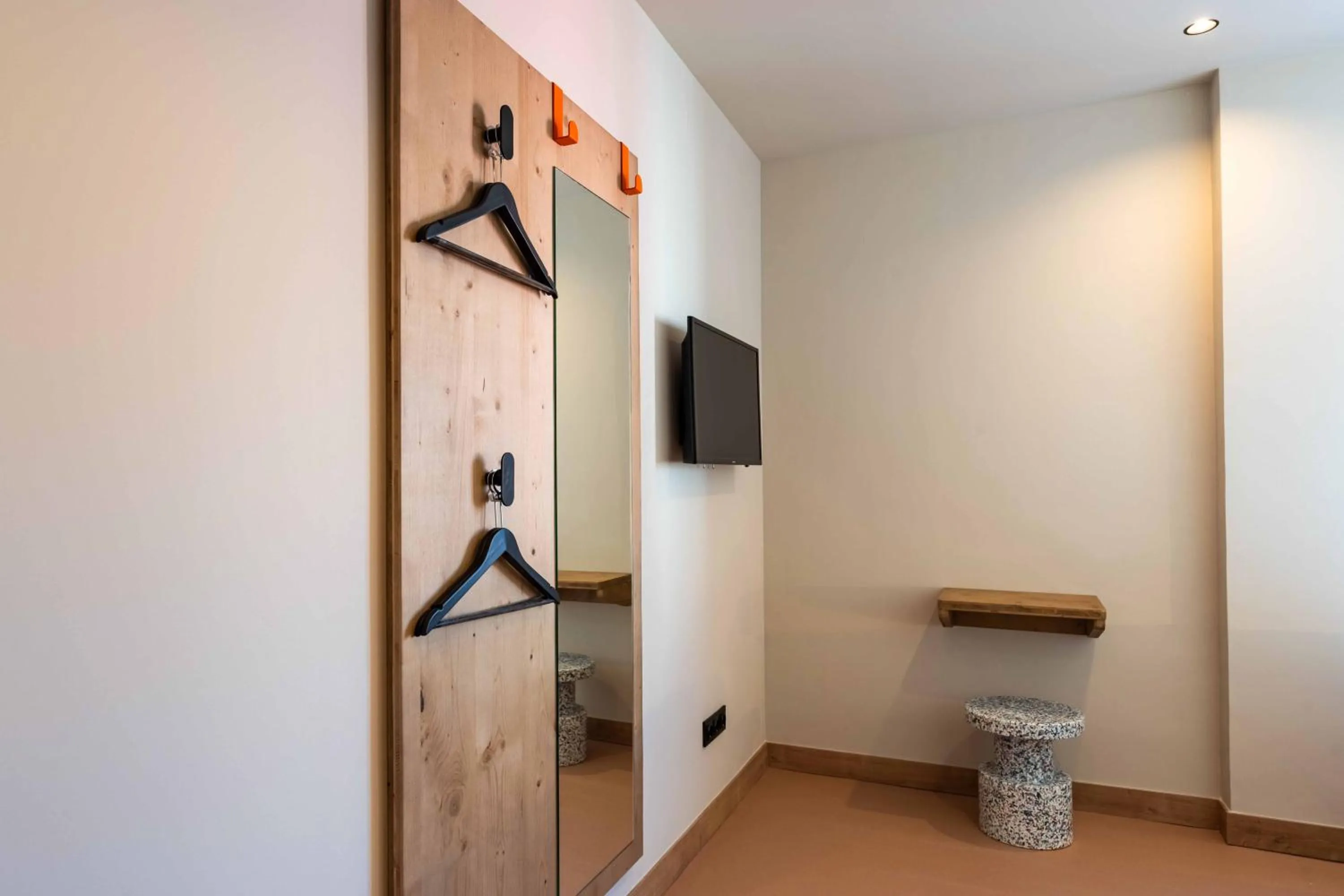 Bedroom in easyHotel Madrid Alcala